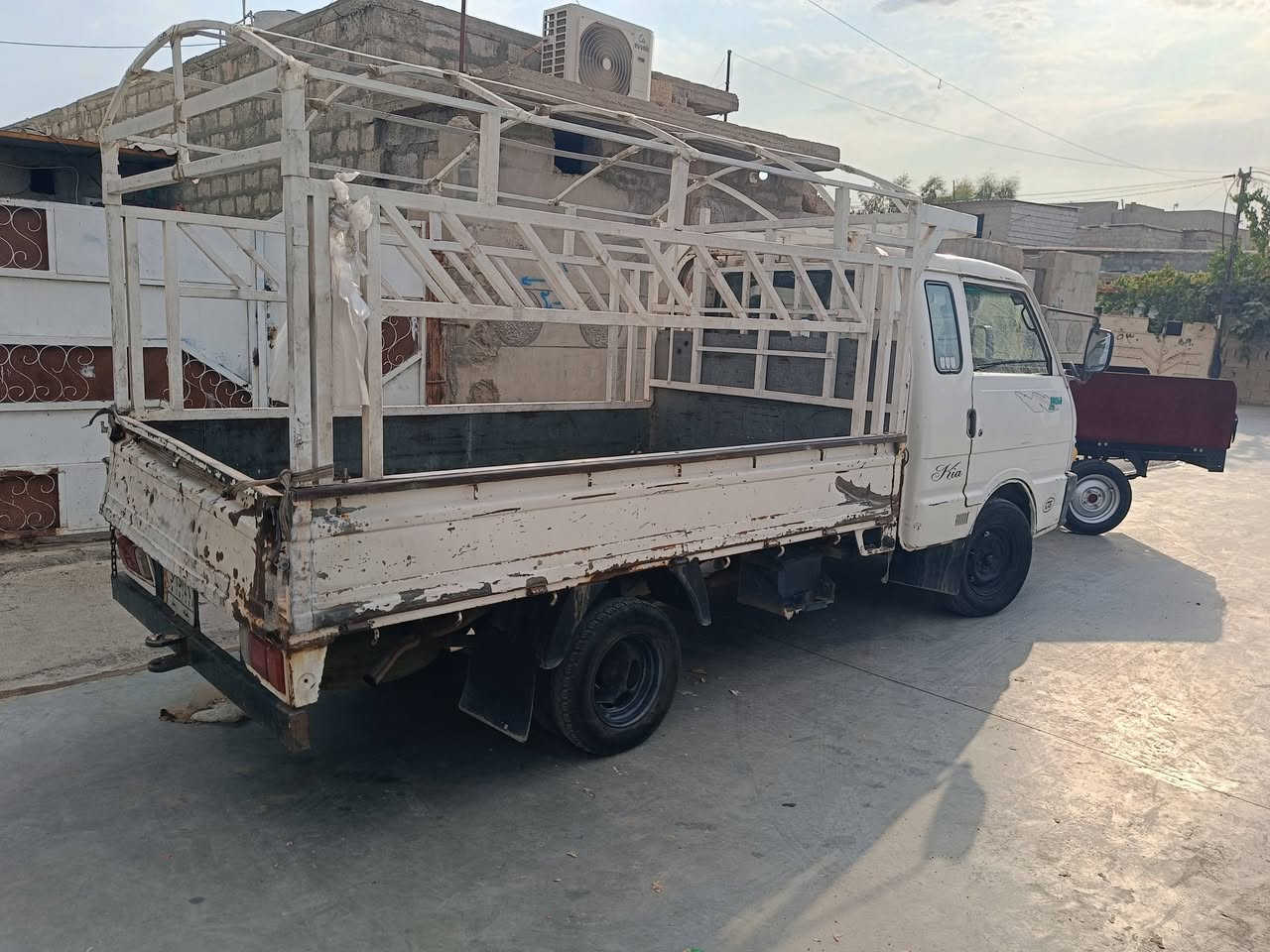 السلام عليكم كية بنكو موديل 95
رقم بغداد مشروع وطني سنوية 27

محرك كير بل شرط تخم تايرات جديد

عنوان كركوك سعر 55 بي مجال قليل
***********
