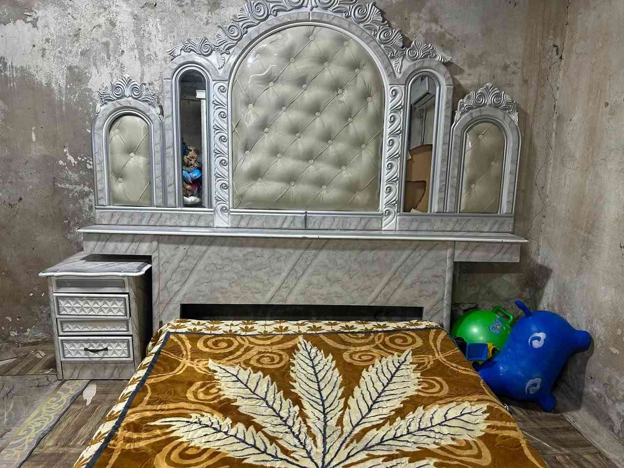 للبيع غرفه مستعمله  العنوان بصره ابو الخصيب حمدان الستفسار ***********
