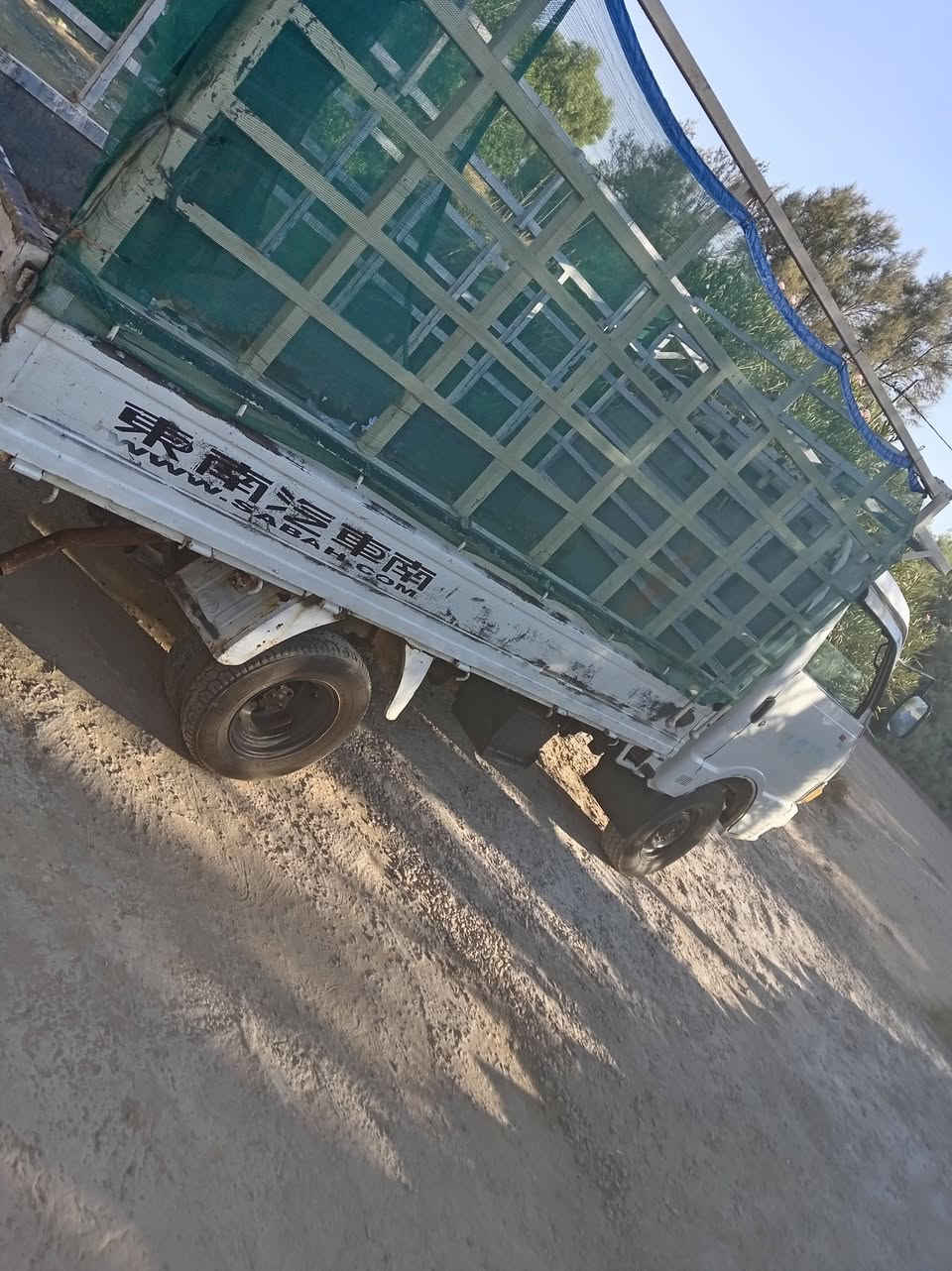 كيا ٩٦ جاهزه رقم انكليزي بغداد شرط التحويل جاهزه من كلشي كير مكينه حداديه تخم تاير دواخل جديده مكان السياره ديوانيه رقمي *********** السعر ٤٣وبيها مجال كفاله من الضربه والصبغ
