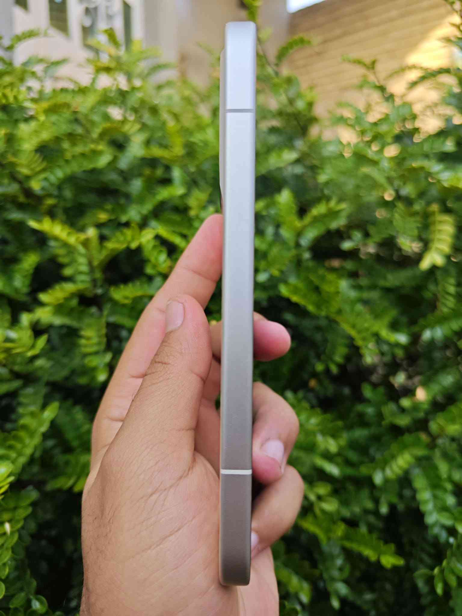 honor 600
هونر 600 العادي احدث اجهزة هونر 2026
نظيف جدا  استخدام شهرين تقريبا كامل ملحقات الاصلية كارتون +شاحنه 80 واط+كفر شفاف (ملاحظة فقط بي Pixel Dead نقطة سودة بطرف الشاشة صغيرة جدا بكد راس القلم موضحة بالصور بدون اي تاثير على الاستخدام) 

مواصفات عالية كامره 200 ميكا 
بطارية عملاقة حجم 7000 شحن سريع 80 واط 
ببجي 90 فريم 
شاشة امولد تردد 120 هرتز سلاسة فائقة سطوع تكييفي ذكي بالذكاء الصناعي الجهاز بشكل طبيعي يدعم الذكاء الاصطناعي بشكل متطور 
سعرة 430 الف 
مكاني فلوجة او صقلاوية +متوفر توصيل لجميع المحافظات 
*********** واتساب
