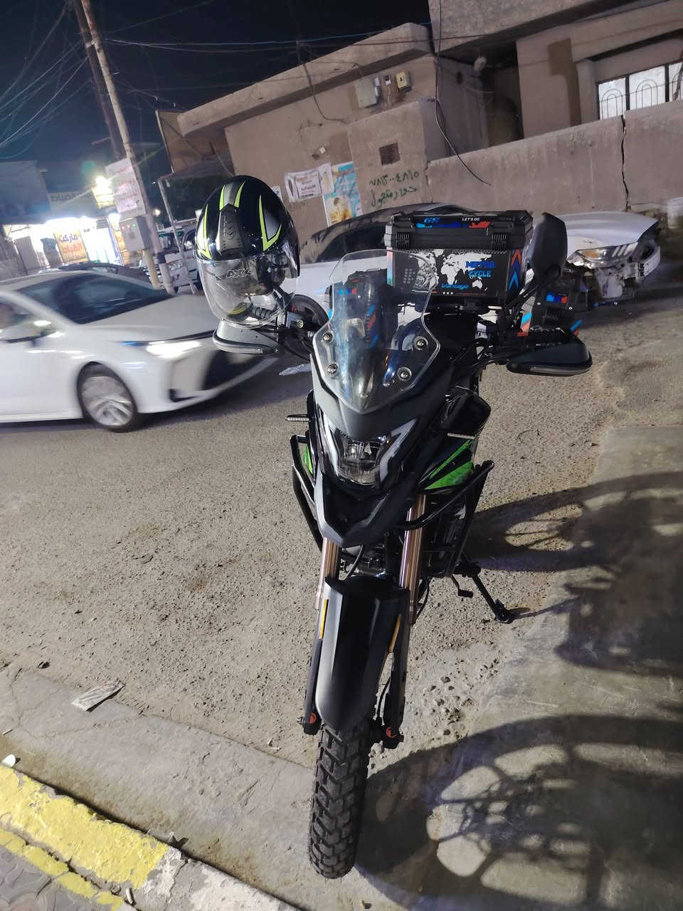 السلام عليكم دراجة دايوان ادفنجر ٣٠٠ سي سي جديده صارلها شهر عندي رقم والسنويه باسمي التفاصيل والسعر ع ***********
