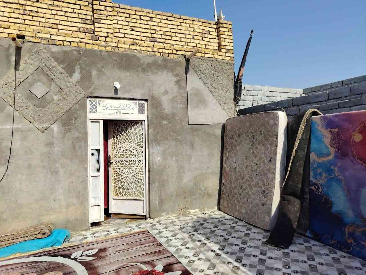 سلام عليكم 
بيت زراعي للبيع بحي الشفيج مقابل البراز متوفر كافة الخدمات بيت حلو ومرتب كامل من كل النواحي المساحه ٢٥٥م للستفسار اتصل او وتساب على ***********

نص مكتوب في الصور:
- 44°C