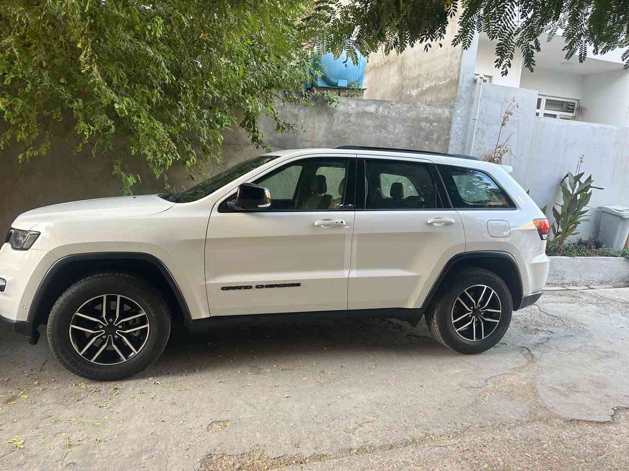 السلام عليكم
للبيع او مراوس بدورنكو
جيب 2019 خليجي كفاله عامه رقم شمالي بأسمي
ماشيه 81 الف.السعر 270 او بية مجال
مكان السيارة ديالى بعقوبة
***********
