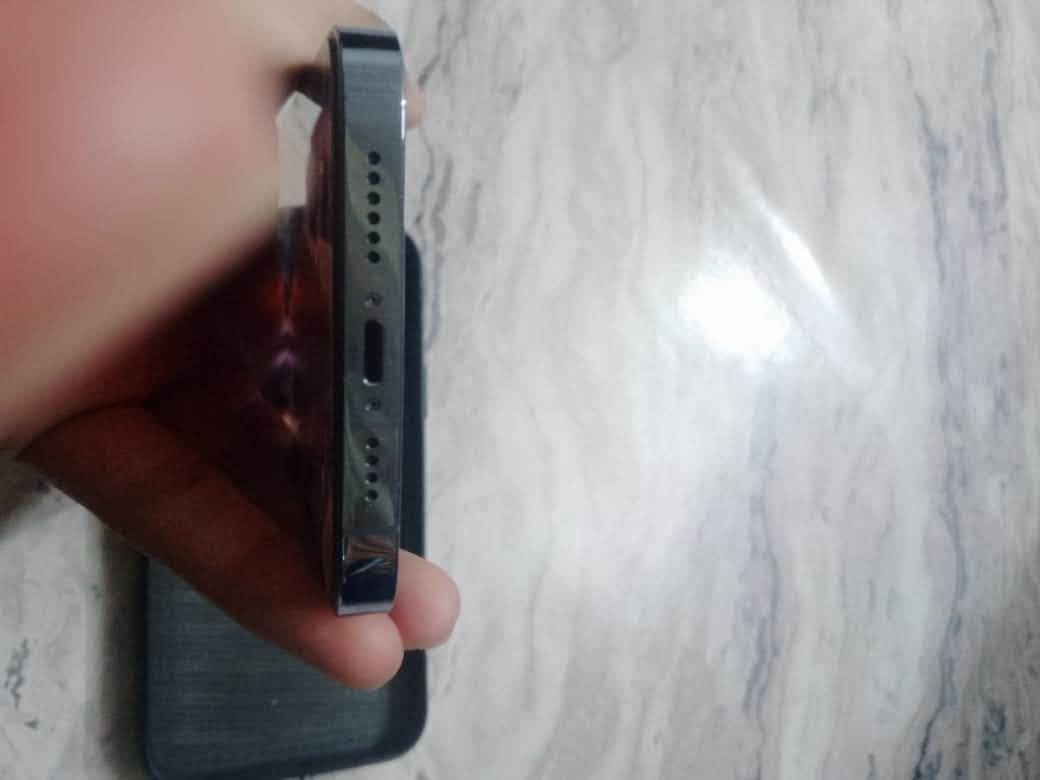 السلام عليكم
13 برو ماكس امريكي بطاريه 91 نضافه 97 بالميه
اي شي مامبدل بي 
سعر 800 وبي مجال وتدللون
مكاني سوق الشيوخ 
رقم الهاتف ***********
