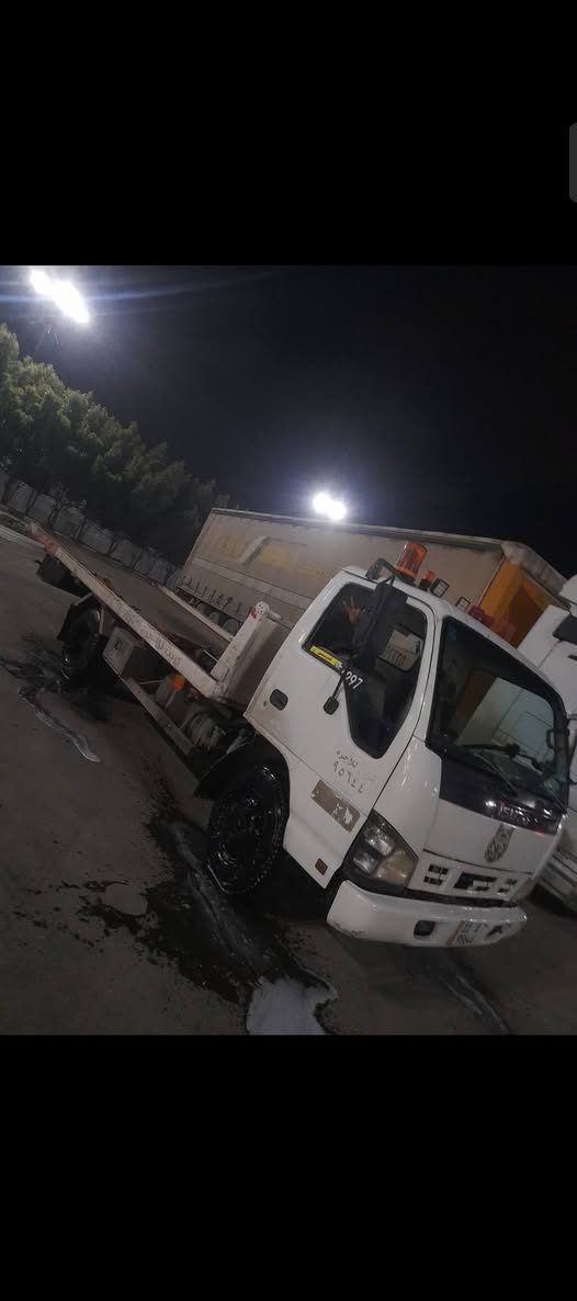 السلام عليكم
ازوزة للبيع كرين سطحي امراتي بلادي
ثلاث جكات
مكينة كير جدد
تبريد شغال
رقم إنكليزي بسمي
جهازة للشغل 
***********
