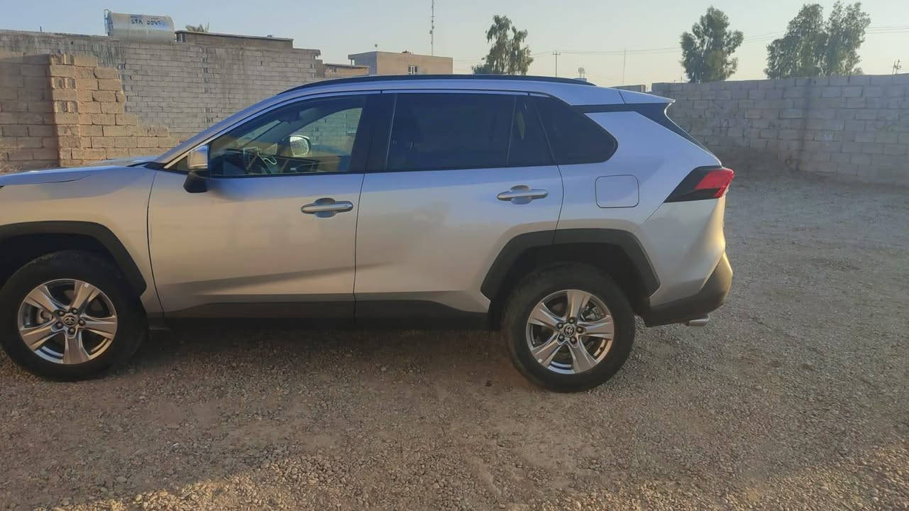 #للبيع فقط: تويوتا راف فور (Toyota RAV4)
​الموديل: 2024
​المحرك: بنزين
​المواصفات: فول مواصفات - فئة XLE
​السقف:  (تنته)
​الحالة: كلين (بدون حوادث)
​المصدر: وارد أمريكي
​المسافة المقطوعة: 28 ألف ميل
​الفحص: فحص كركوك 
العنوان :ناحية الزاب 

​السعر والتفاصيل: للاستفسار والاتصال يرجى التواصل على الرقم: ***********
