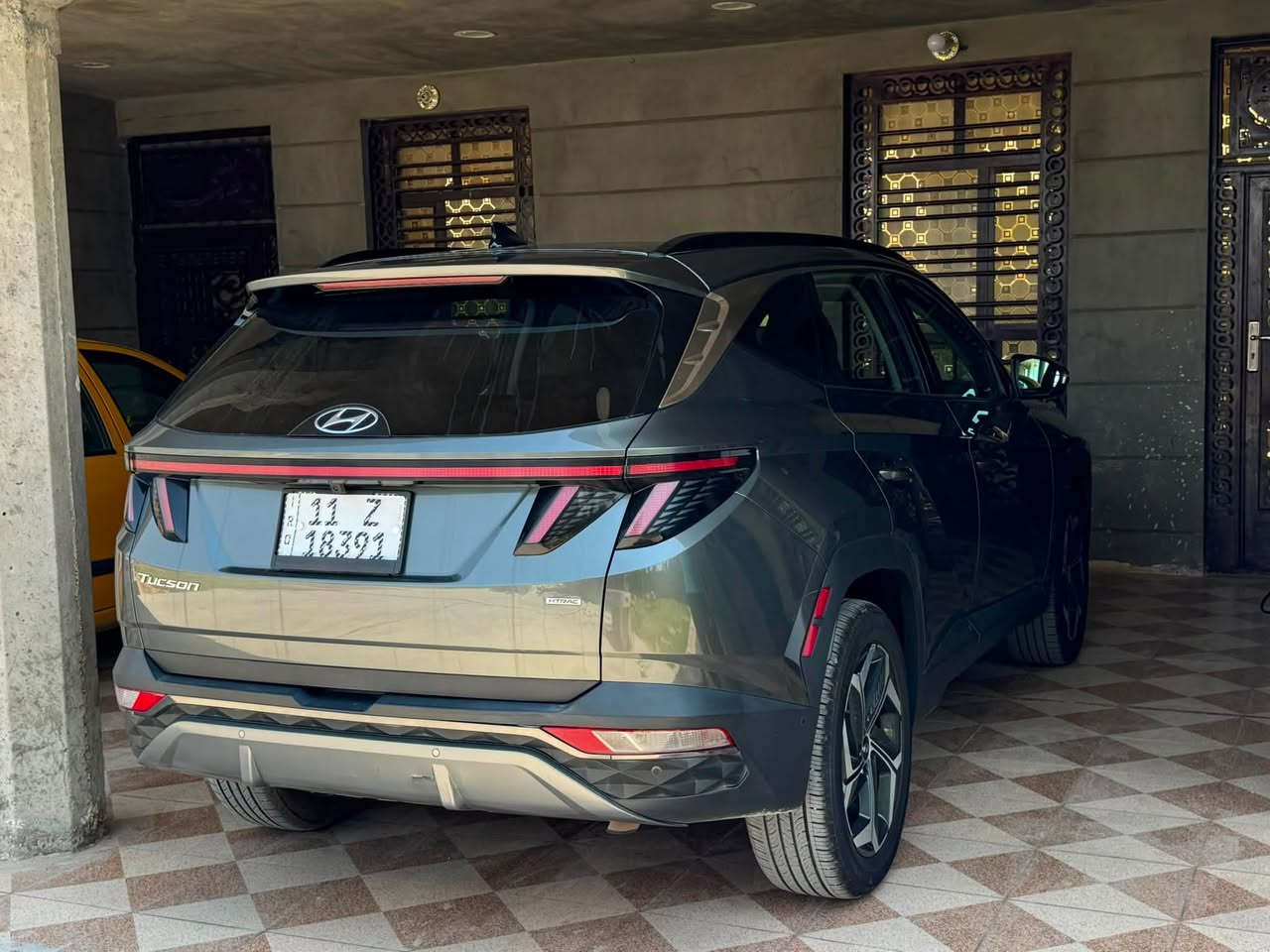 توسان 2023 
وارد امريكي 
مكينة 2500 
ماشية 50 ميل 
السياره فول مواصفات للأخير 
VIB بدون ذكر 
السياره حادثها جاملغ مبدل وبنيد نفسه مصلح بدون دواخل  ومنزل صور الحادث داخل المنشور
السياره جاهزه للأخير وبدون اي نقص 
السعر / 170 
العنوان / بغداد
للأستفسار / ***********
