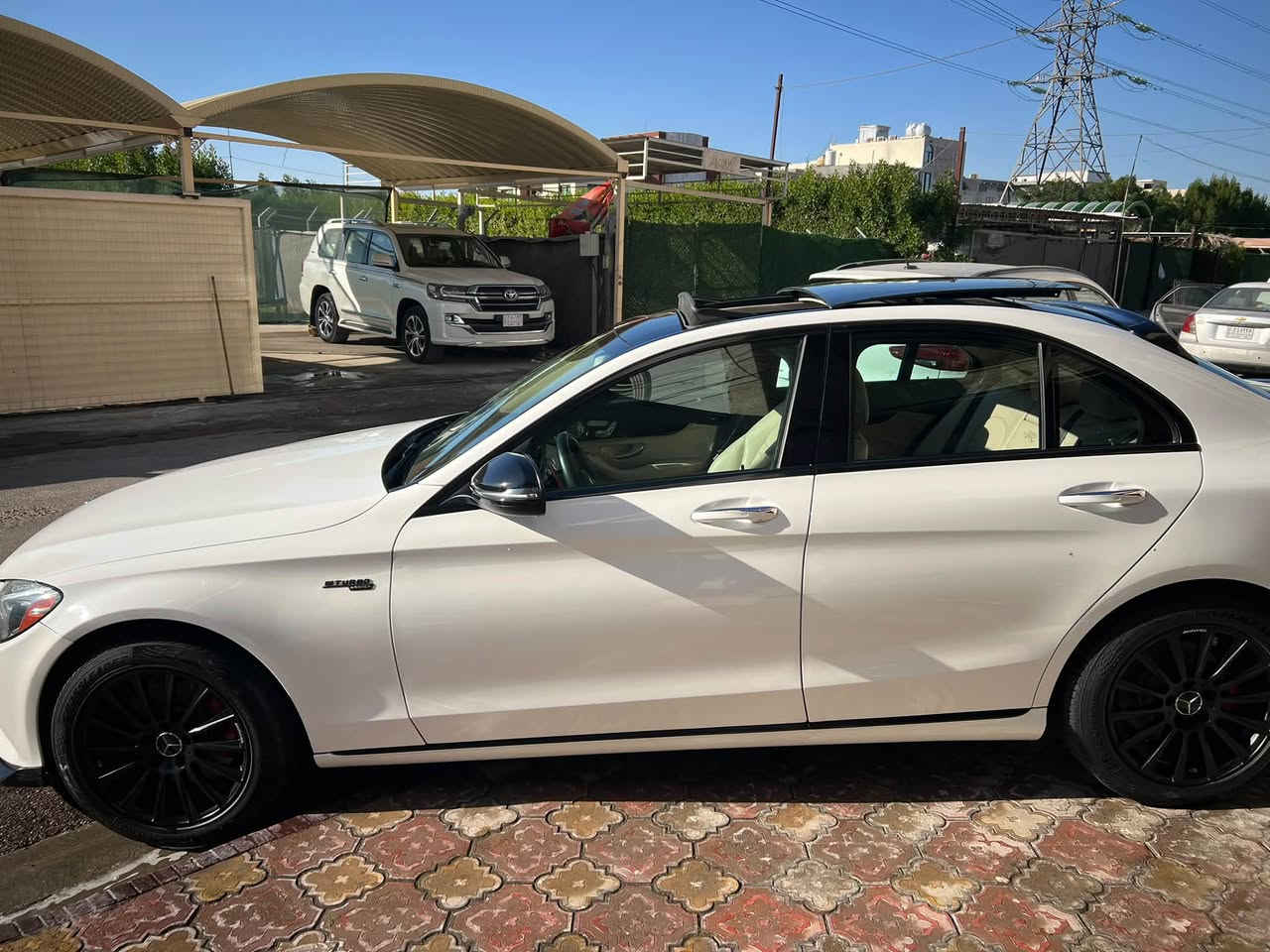 c300  
موديل 2017 
ماشيه 61000 كم 
حادثها تبديل جنطه فقط وشويه صبغ بالجاملغ الخلفي ( رش على كد شبر بدون معجون) 
والتقرير مرفق مع الصور
بدون ايرباك  السياره جديده وأي نقص مابيها 
العنوان الكرخ
***********
السعر 21$
