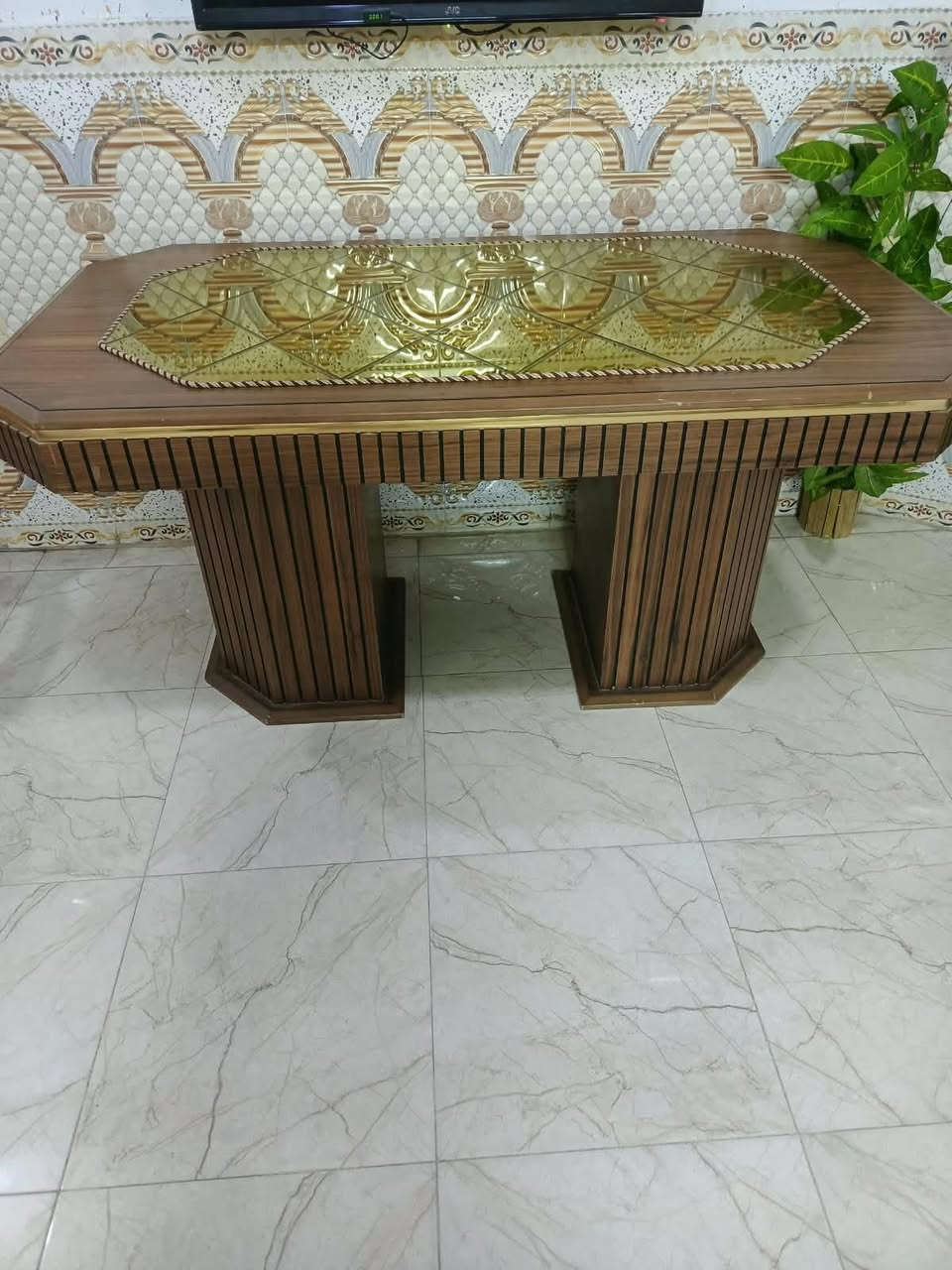 السلام عليكم
غراض بيت للبيع شرط الفحص وكلهن جديدات الله شاهد 
(ديوان 4 قطع وطوله 7 امتار شغل نجاره اصلي وبعده جديد تجي تفحص بعينك سعره 550 وبي مجال حك جيتك ويا هديه الكوشات والفرشات هوه تفصال يجي وحده بس ذني ويا هديه) + ( ميز طعام اصلي تكمه وفخم جديد مامستخدم ويا اربع كراسي بعدهن جدد تجي تشوف بعينك سعره 450 الف وبي مجال حك جيتك) +( ابلازمه حجم 32 بدون انترنيت شرط الفحص مامشتغله قليل سعرها 100 ) الله شاهد غراض مامستعملات شي قليل واسعارهن جوه السوك 
المكان تكريت الديوم 
رقم .. *********** واتساب
والخاص همين شغال 
ادمن وافق فدوه ♥️
