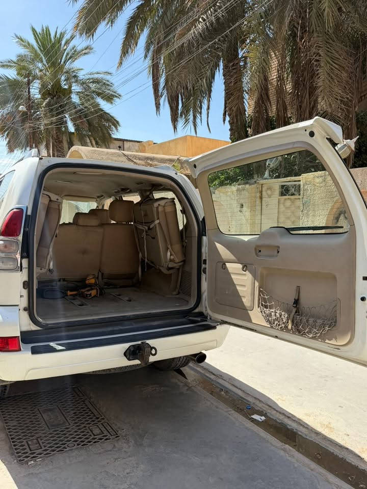 برادو GX للبيع
ماشية 139 
مكفولة من الصبغ فقط الدعامية 
وكير ومكينة مكفولات 
7 راكب 
4 سلندر 
السعر175$ وبيها مجال 
مكان السيارة الصويرة 

للتواصل ***********
