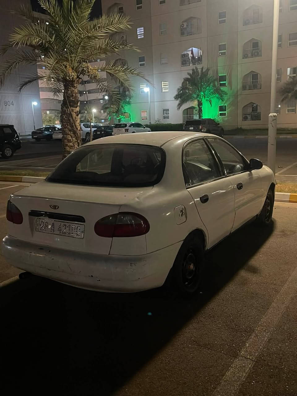 السلام عليكم
دايو لانوس موديل 2000 للبيع رقم نجف جديد انگليزي بأسمي وهزة وسنوية جديدة 2031 مكينة وگير مكفولات مكينة 1600مفتوح تخم تاير والكهربائيات شغاله. سنتر لوك مكاني بغداد مجمع بسماية السكني
السعر 25 وبيها مجال
***********
***********
