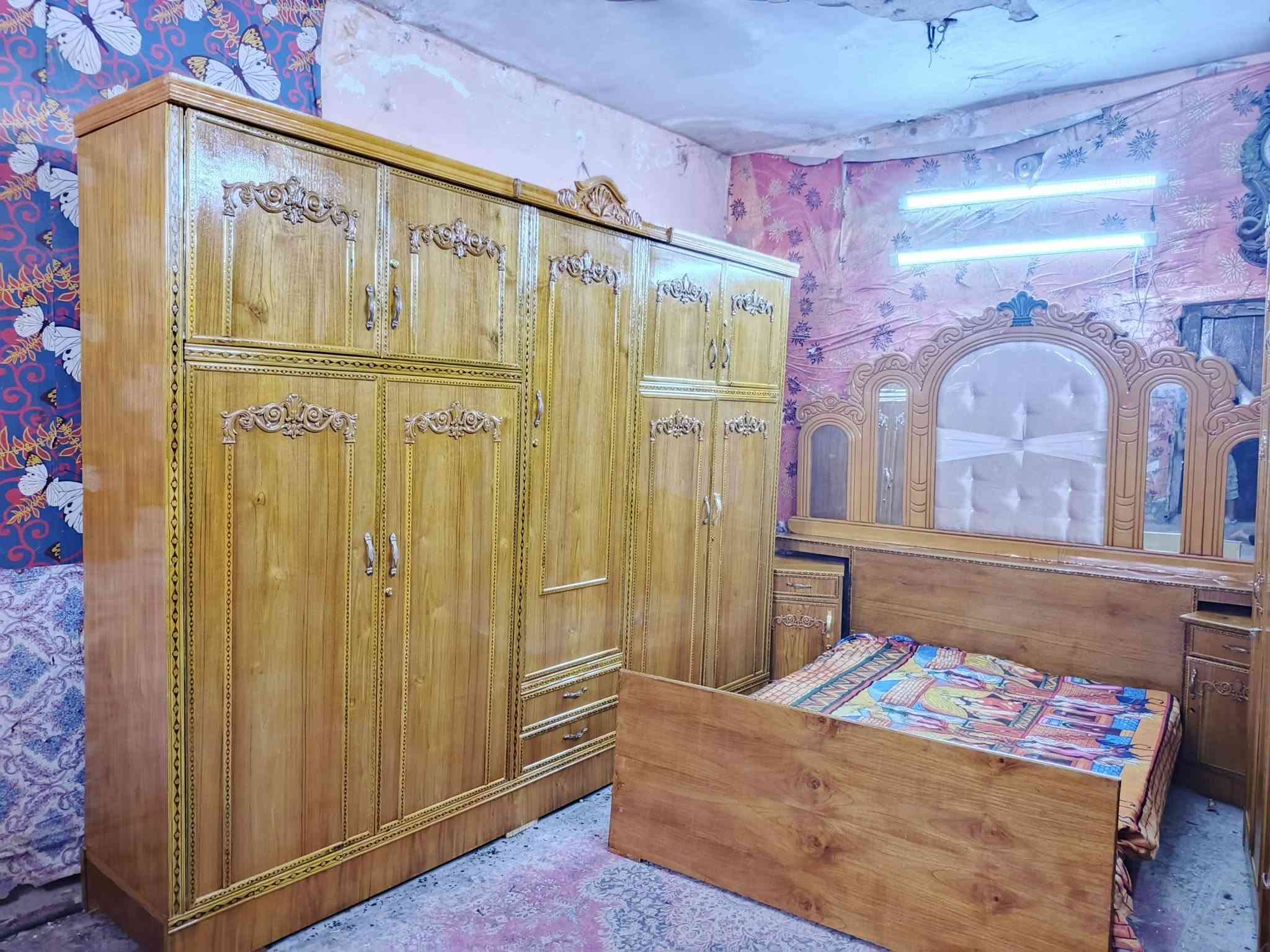 غرفه اخشاب خمس ابواب ملحق للبيع ***********السعر 650صاج الزاويه كنتوريه موديل حديث العنوان بغداد وكو توصيل متواجد وتساب
