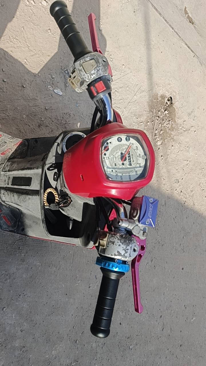 دراجه ماكس بوليس للبيع او مراوس اب نامه امتياز
دراجه نضيفه مكينتها ناعمه 
امزوده غراض ncu
بيها كلجات رياضي اصلي وليس تجاري
دراجه شلعه او معدل 
السعر(775) اوبيها مجال
***********
