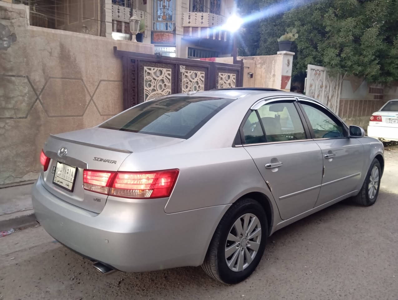 من رخصت لادمن سوناتا للبيع موديل 8 رقم بغداد مكفوله من الصبغ محرك سته سلندر محرك كير مكفولات تبريد ثلج دتفئه فول مواصفات حداديه امامي خلفي جديد تخم تاير جديد سياره مال جناي خير من الله مكان سياره بغداد الأمين اللاستفسار عله الرقم *********** فقط تصال غير متواجد عله الفيس
