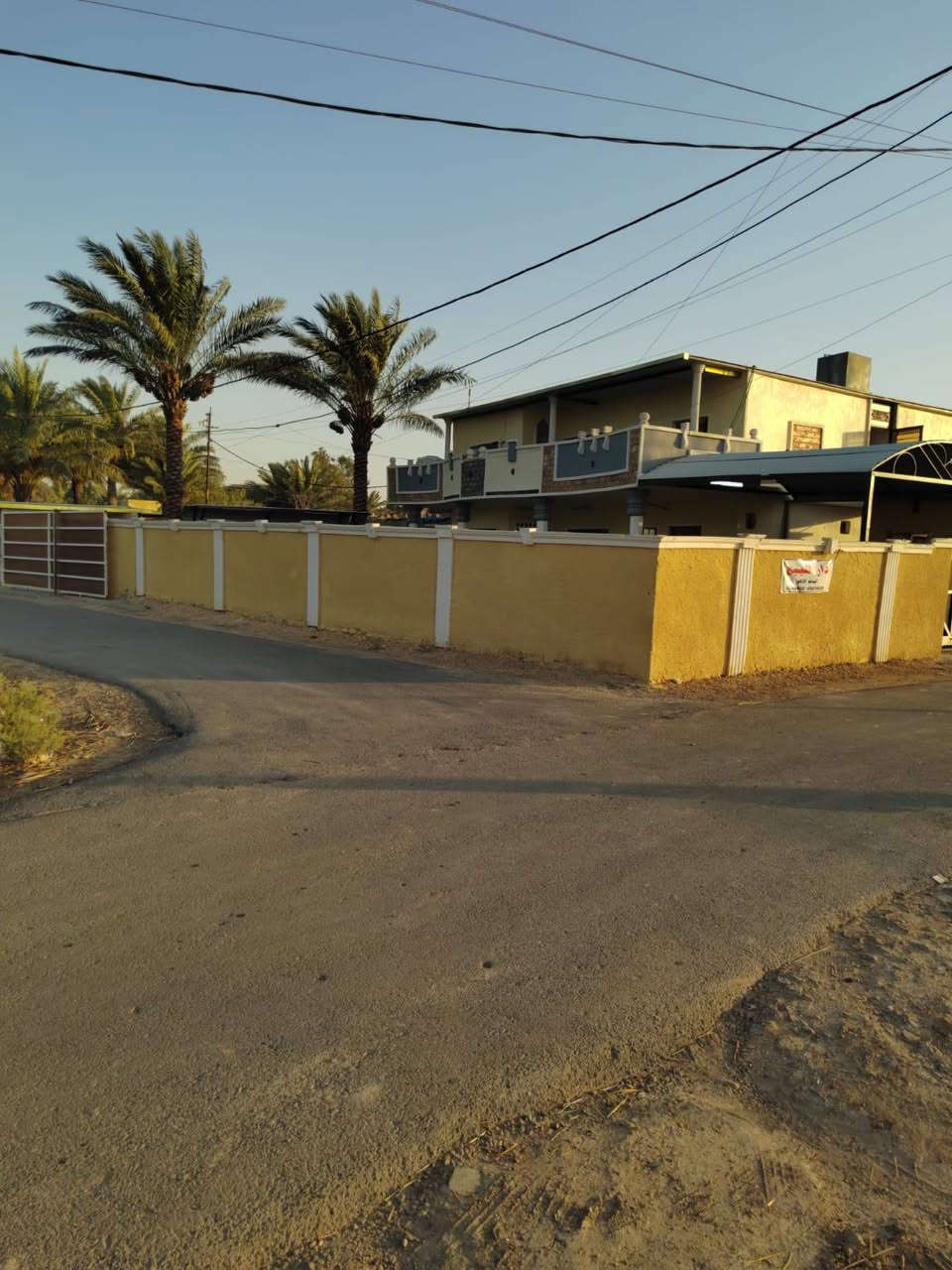 سلام عليكم
بيت البيع
البيت ركن علئ شارعين المساحه ١٠٠٠ متر بسند ٦٢٥البيت قاطين القاط الأول يحتوي على ٣قرف نوم وصاله كبيره واستقبال كبير القاط الثاني يحتوي على ٤ قرف نوم وصاله صحيات ومطبخ  العنوان دوره هور رجب خلف أفران الزيتون قرب جامع المدينه المنوره للاستفسار التواصل على الرقم ***********
