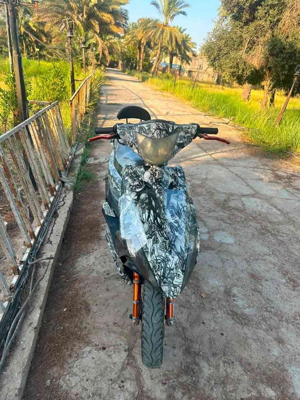 سلام عليكم 
دراجه ماكس مضلع صيني 
مزوده والكفرات موشمه 
تايراا جدد الدراجه نكره سلف 
الدراجه كامله بيها نقص بس عرموطه مال قبق هندر 
سعر ٤٢٥ وبيها مجال 
مكان شعب حي البساتين 
رقم
***********
