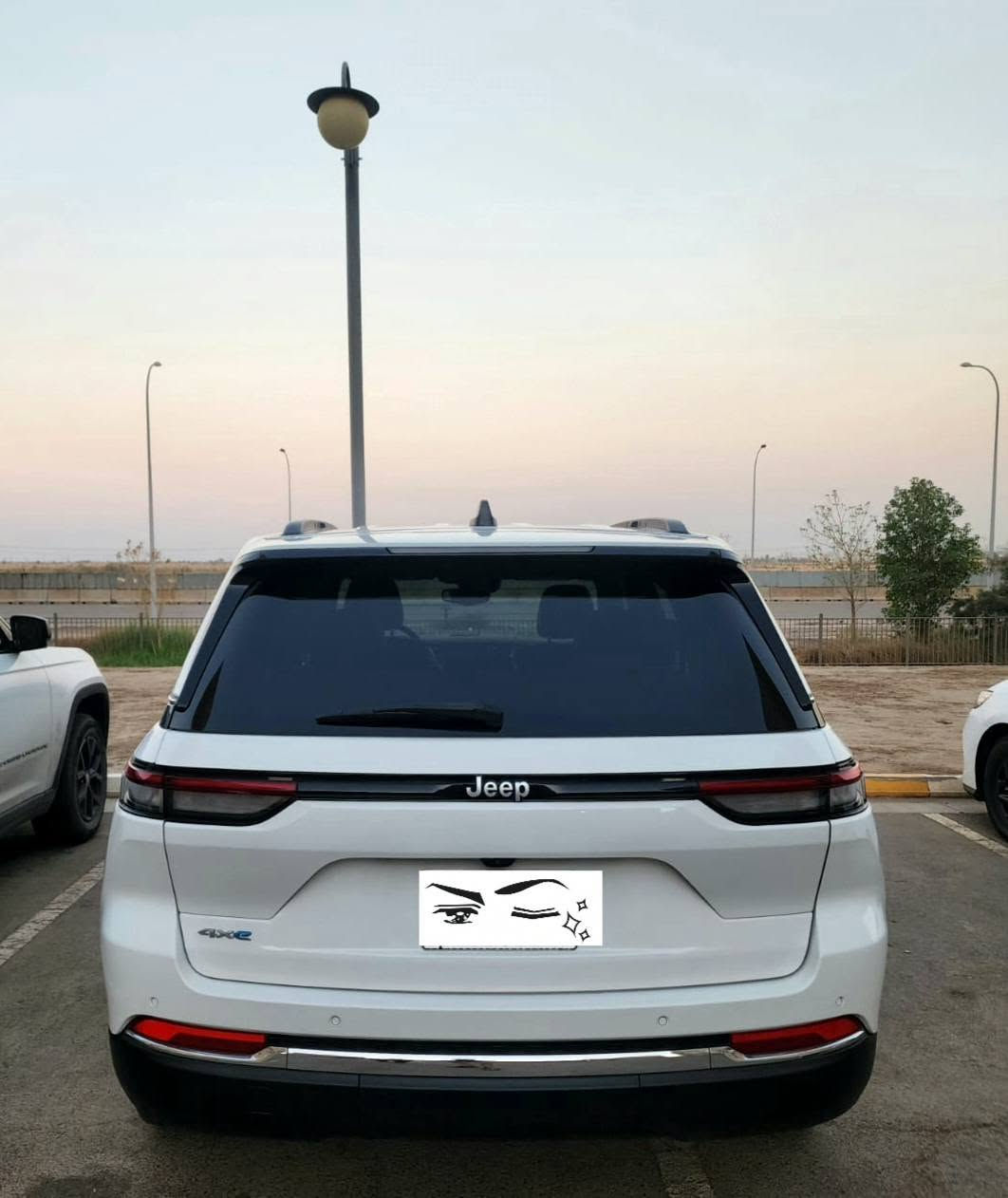 السلام عليكم....جيب گراند شيروكي 4Xe (هابيرد) لمتد 2024
جيب گراند شيروكي 4Xe (هابيرد) لمتد 2024، رقمها بغداد باسمي.
حادثها: باب مبدل خلفي جهة اليمين، وشغل بارد بسيط جهة اليسار، تقرير كارفاكس وصور الحادث مرفقة وهذا رقم الشاصي:
1C4RJYB67RC129210
المسافة المقطوعة: 36,000 مايل.
السعر: 30,500$ 
للاستفسار: ***********  المكان: بغداد
24
- جيب گراند شيروكي 4Xe (هابيرد) لمتد 2024، رقمها بغداد باسمي.
- حادثها بالتفصيل: 
جهة اليسار: شغل بارد بسيط مع تكحيل.
جهة اليمين: صبغ من امريكا وتبديل باب خلفي (ظهر باسونار).
 - بدون ارباك، تقرير كارفاكس وصور الحادث مرفقة وهذا رقم الشاصي:
1C4RJYB67RC129210
المسافة المقطوعة: 36,000 مايل.
السعر: 28,500$ 
للاستفسار: ***********  المكان: بغداد
