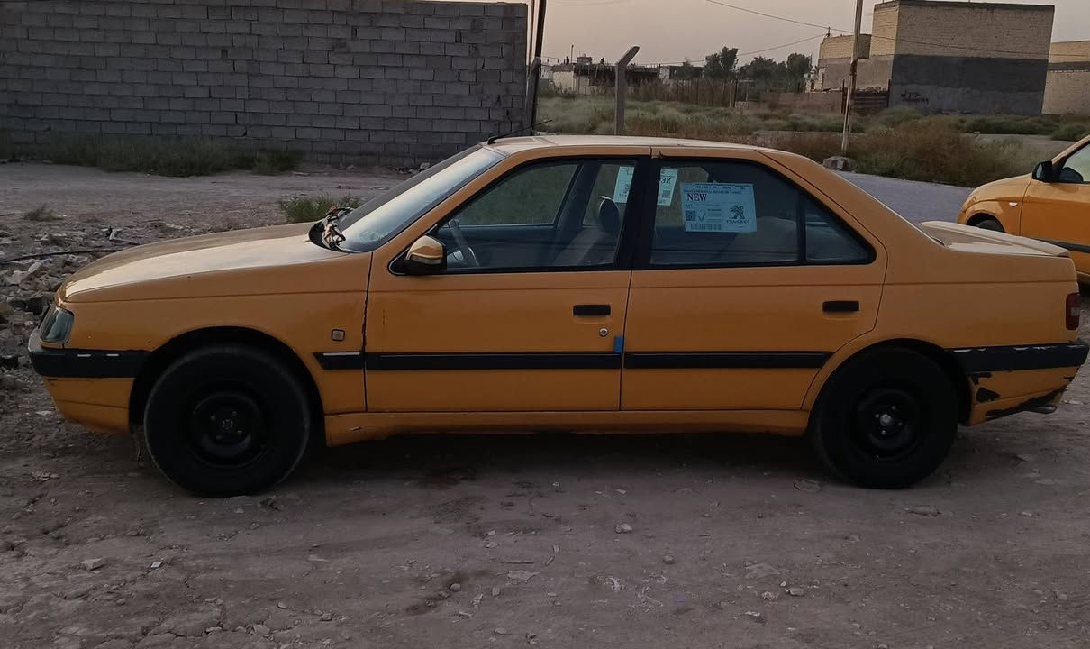 سلام عليكم بيجو لميس 2015 محرك كورولا كير اوتوماتيك مكان بغداد جسر ديالى العريفية بيهةضربة من الخلف سعرها 32 رقم الهاتف ***********
