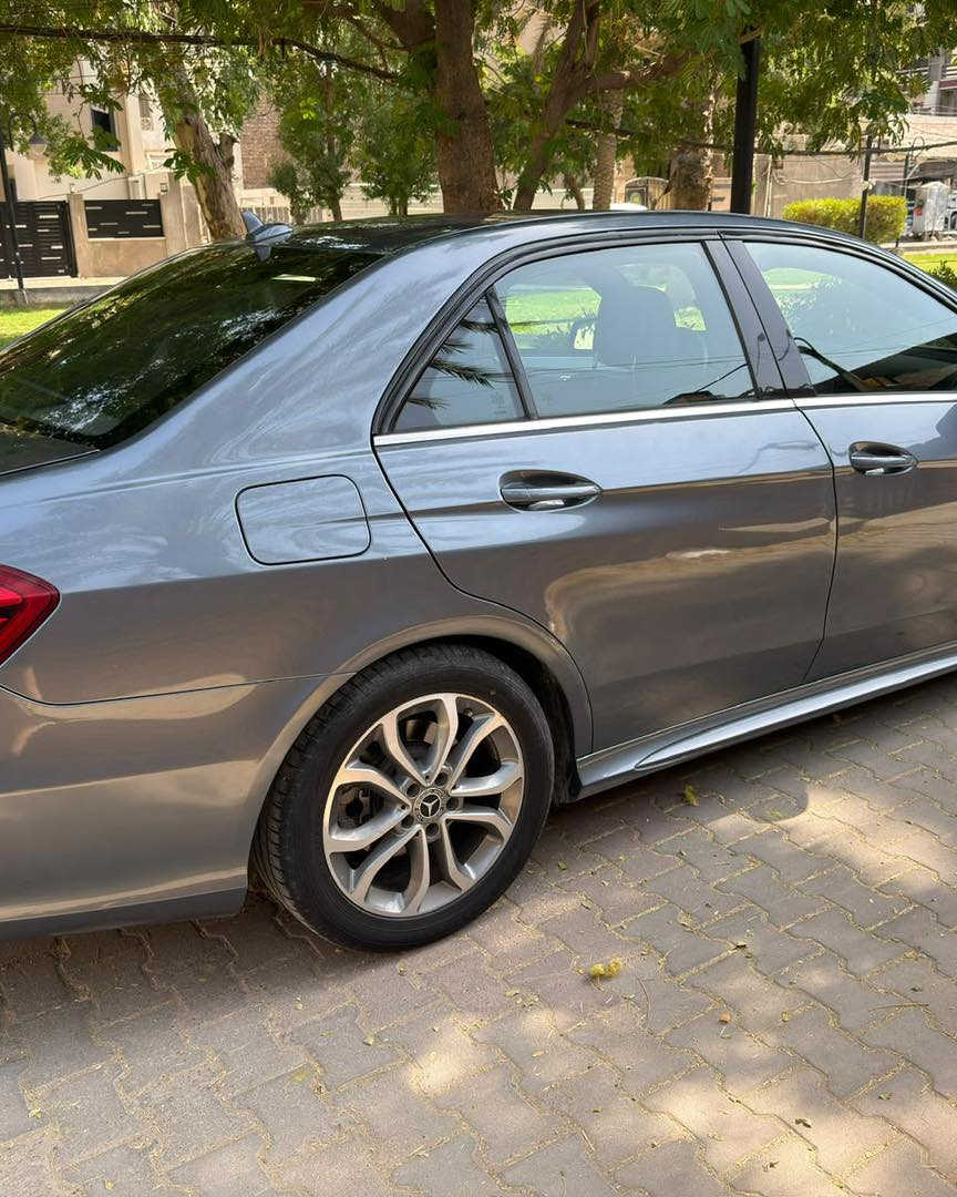 مرسيدس E350 موديل 2016
وارد أمريكي سعر النترا لان بيها 
صبغ عام سبب مرشوشة مادة طفي اللون

حادث سطحي
رقم الشاصي WDDHF8JB9GB239955
لون رصاصي
صبغ عام 
ماشية 90 الف كيلو 
عنوان السيارة بغداد

🛑 السعر سوي تعليق تصلك رسالة 💌
رقم هاتف ***********
