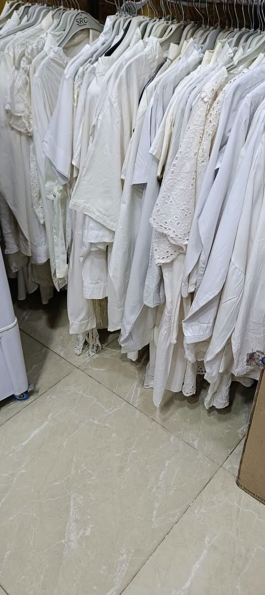 وصول وجبة جديدة 🙋 قميص ابيض ولادي وبناتي ومحير 
يتوفر جميع القياسات والموديلات 👉 
سعر القطعة  👈 3000 دينار فقط يابلاش 🏃 
عنوان المجمع سوق الميثاق مجاور خياط البزاز قبل نهاية السوق للاستفسارالاتصال على الرقم ***********📞 أو على الوات ساب 📱🌹 وأهلا وسهلا بزبائننا الكرام 🌷🌹
