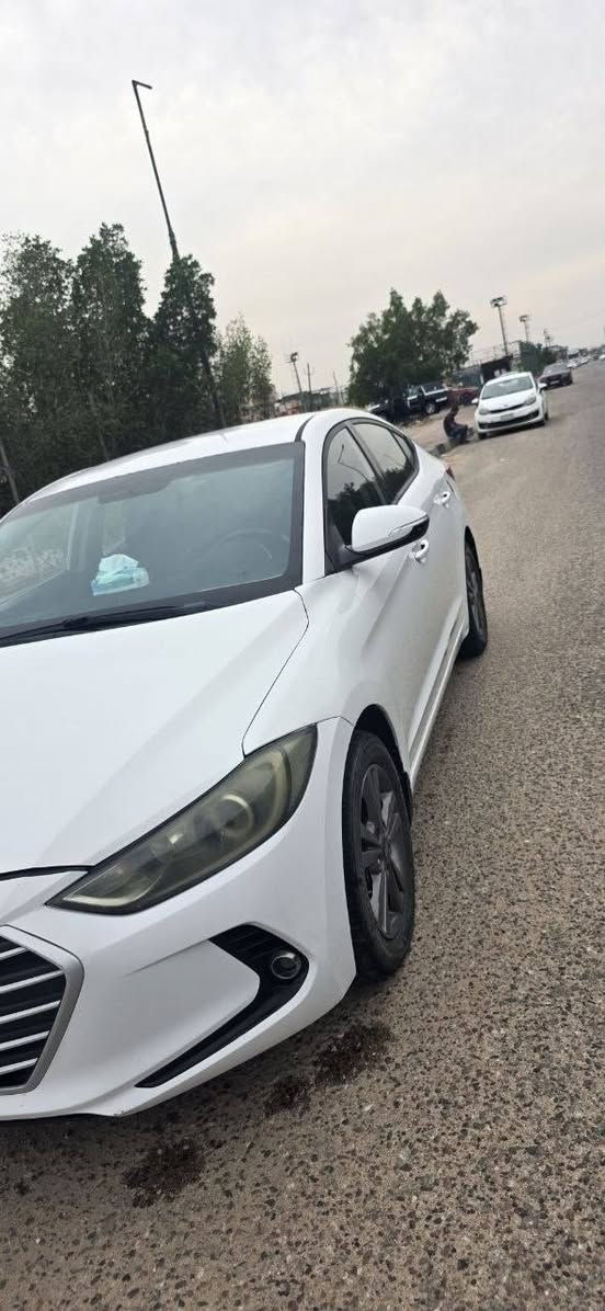 السياره موديل 17 خليجيه مكينه دوش 2000
بيه تبديل بنيد وجاملق وجاملق مصبوغ جمالية بدون ضريه وبعض التكحيلات. 
السعر 117 وبيه مجال ***********
المكان جبيلة حي الرضا خلف جامعة المعقل طبية
