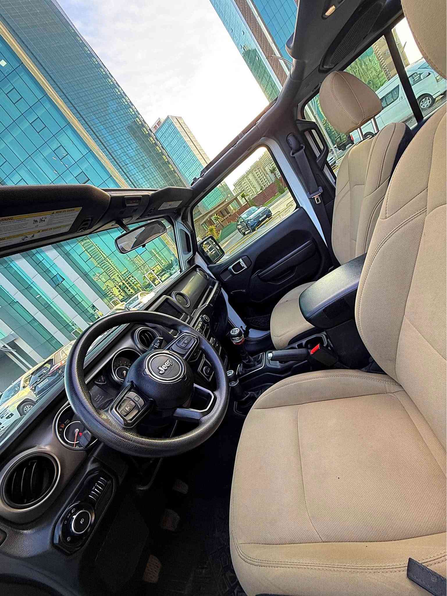 {Jeep Wrangler 2022}
🇺🇸~~~~~~~~~~~~~~215$~~~~~~~~~~~~~~🇺🇸
            ( وارد امريكى بدون صبغ و بدون تعديل )
               (سياره گير عادى 4*4 كامل تزويد )
موديل : 2022
مكينه : V6 سلند 3.6ليتر بنزين 
ماشيه : 35الف مايل حقيقى 
لون : ابيض
رقم شاصى : 1C4HJXDG9NW124191
رقم : اربيل سنوى جديد حتى 2030 تحويل مباشر 
مواصفات: فول عادى بس بصمة و كاميرا و دبل اكسل
مكينه و گير و كهربائي كل شرط 

مكان سياره / اربيل شارع ٦٠ 
رقم موبيل / ***********
                   ***********
              (سيارة جاهزه الحمدلله بدون اى نقص)
~~~~~~~~~~~~~~~~~215$~~~~~~~~~~~~~~~~ أربيل, العراق
