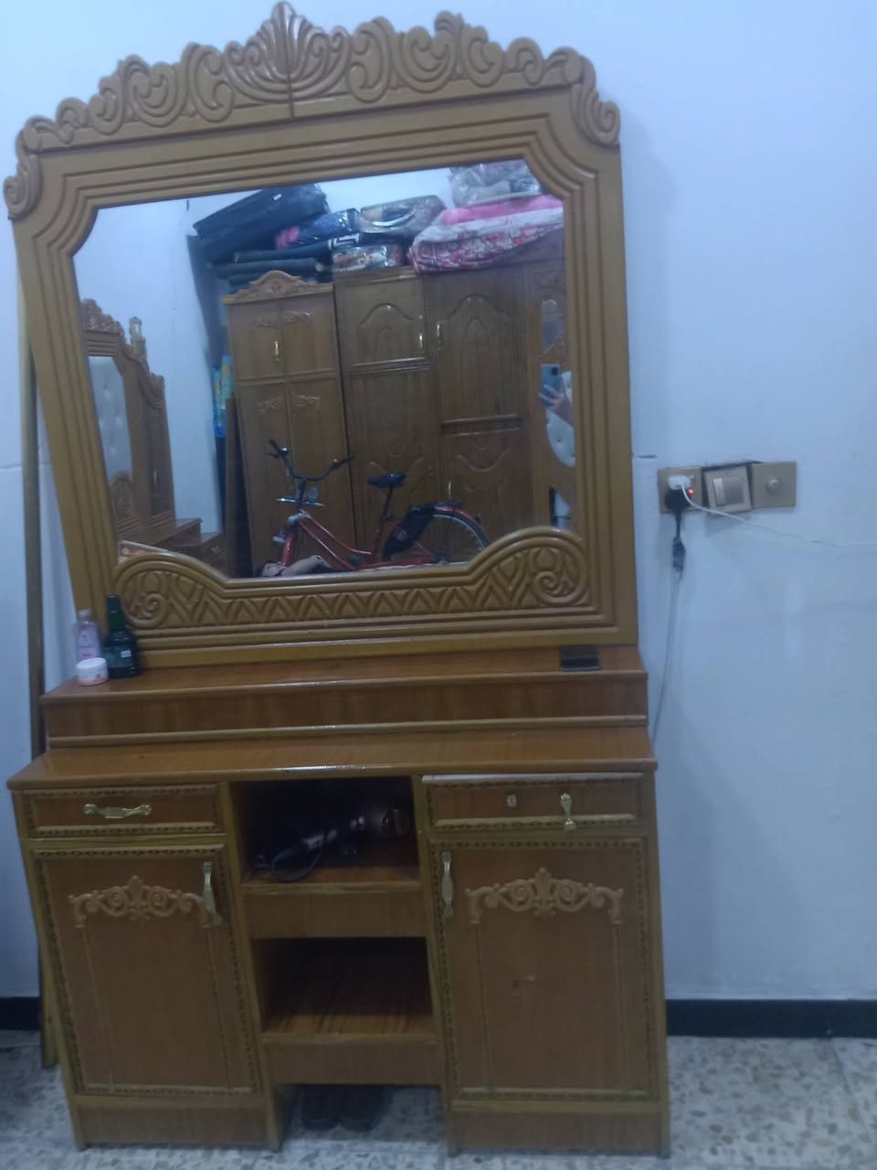 سلام عليكم  للبيع السعر 600 ***********
