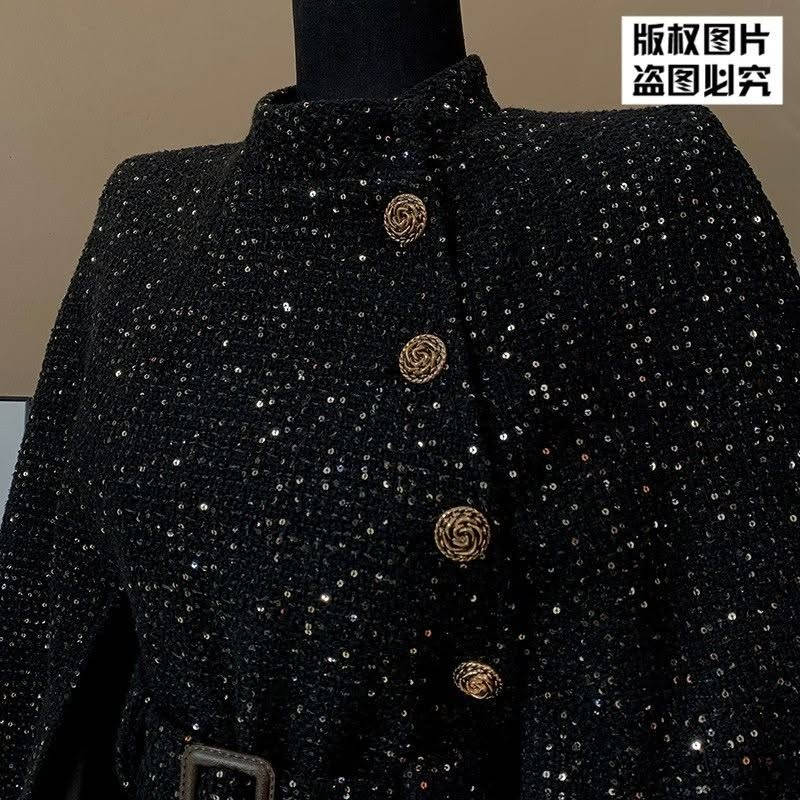 Luxury has an address 😍🥰 Do you support that? Heavy-duty woven sequined wool shawl cape, stylish and padded, new winter style, flattering for petite figures with defined shoulders. Available sizes for weights from 40-77 kg. Pre-order available. Delivery time is 2-3 weeks from the booking date. For more details, please contact us on our Telegram channel. For immediate inquiries and questions, please contact us via WhatsApp. #Via #foryou # pinkygirls4shoping

نص مكتوب في الصور:
- 版权图片
- 盗图必究
- 版权图片 盗图必究