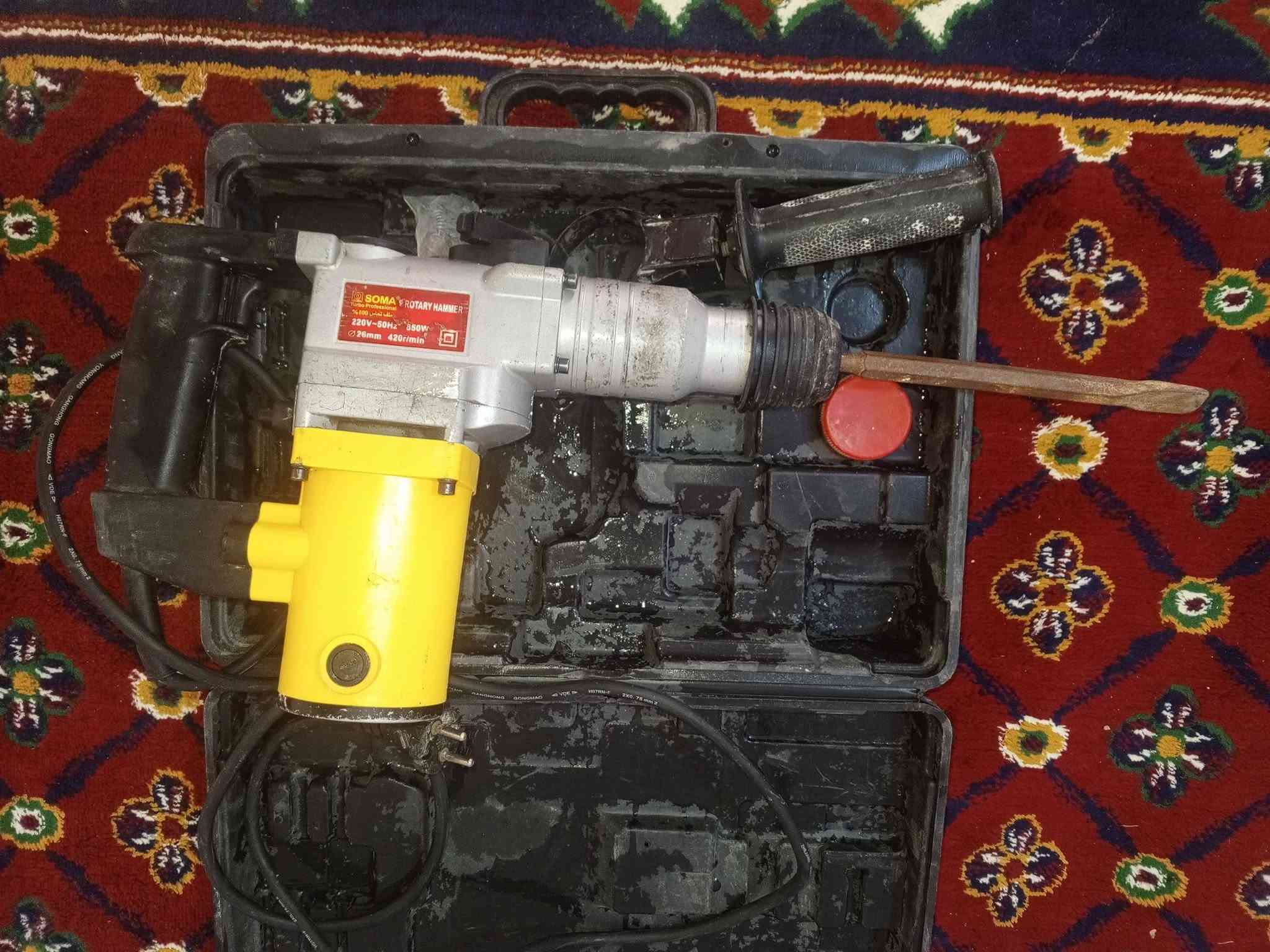غراض خو الجديد البيع
دريل تفليش وتثقيب ب50
فاره غسل ب50
بلور هواب45
عنوان كربلا حي النصر ***********

نص مكتوب في الصور:
- ادريل همر تفليش وثقيب خو الجديدالسعر 50
- بلور هو انچوكو لاصلي قوي كلش السعر 45
- فاره غسل جديده وغراضه كامله السعر 50