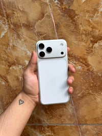 آيفون ١٧ برو ماكس • ٢٥٦ غ.ب. • بطارية ١٠٠٪