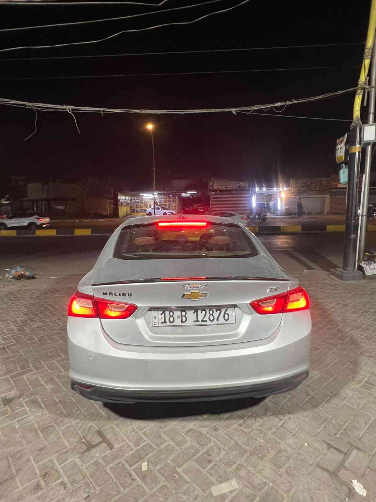 ماليبو موديل 2020 حادثها جاملغ امامي الايسر والباب مال أمريكا و بلعراق جاملغ خلفي كير محرك مكفولات صدر أمامي خلفي جديد تخم تاير السيارة مال جناي السعر 102 وبيها مجال ***********///***********
