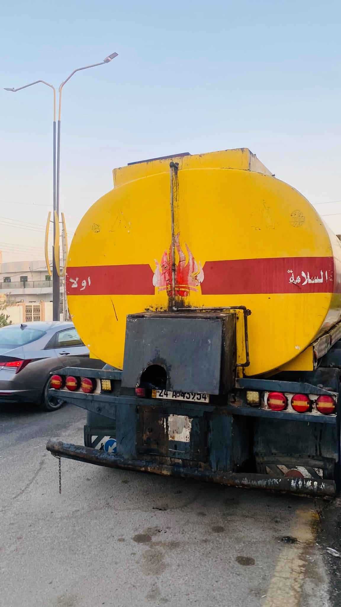 سلام عليكم للبيع موديل 2002شمعه جاهزه عل شغل طوناج جي بي س حجم 1843 تانكي شاكر ***********مكان فلوجه
