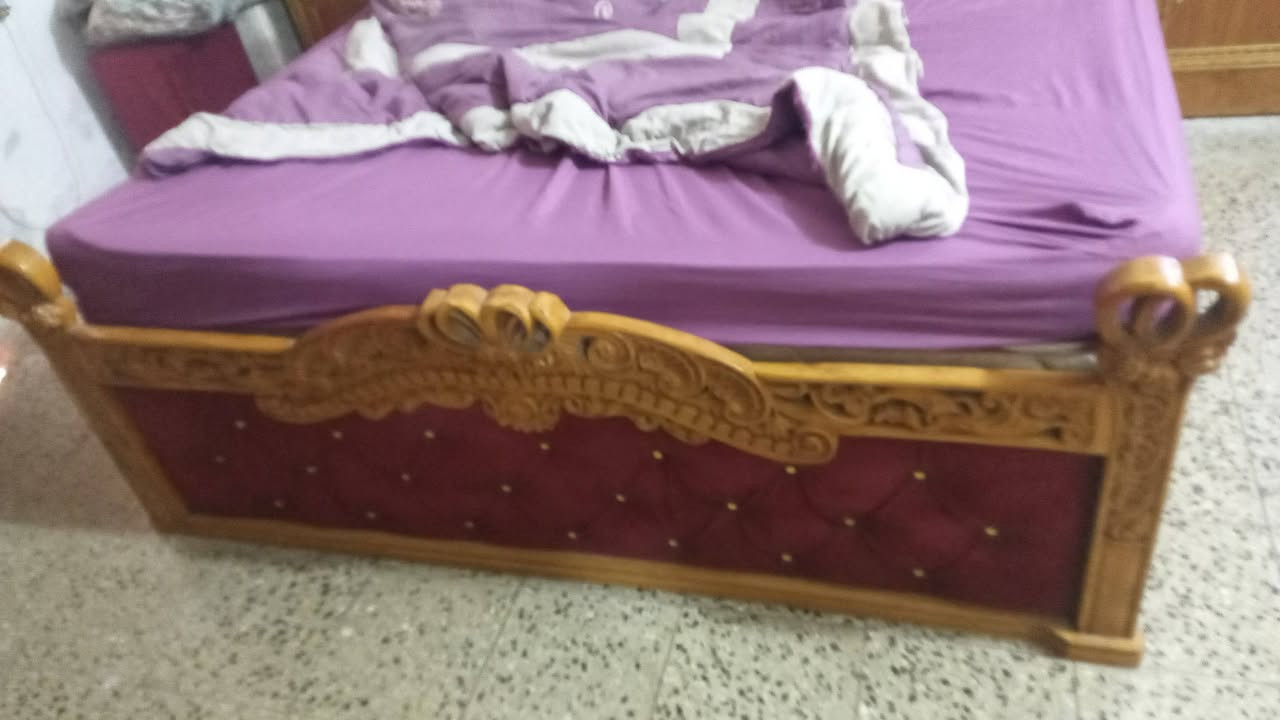 غرفة اخشاب صاج تفصال احطاطه للبيع ثكيله تفصال ٦ ابواب ملحق نضافه ٩٠بلميه ..سعر ٩٠٠الف نزلنه سعرهه مستعجل *********** اليكسر بيهه لايخابر@
