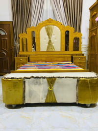 غرفة نوم • ٥ قطع • خشب تفصيل