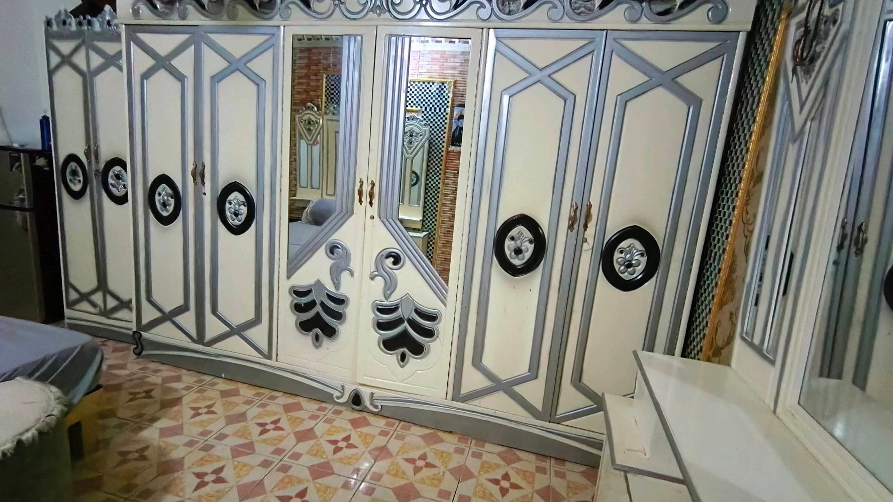 غرفة عراقية • تصميم تركي • المجر الكبير