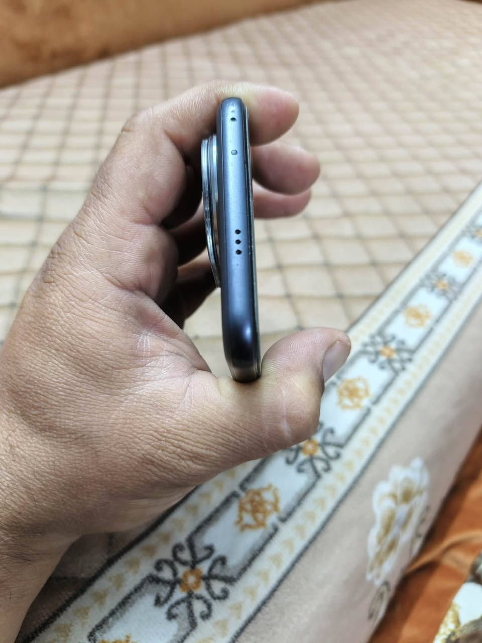 السلام عليكم هونر ٤٠٠ برو للبيع جهاز كلش نظيف بي فقط خنه بيسطه بالسماعه الفوك تجي وتروح مو بالسماعه مال الاتصال بدون ملحقات للبيع بسعر ٦٠٠ مكاني المحمودية *********** أو ***********
