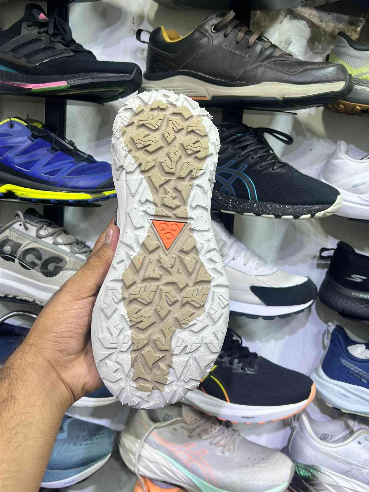 نايك ACG • مقاس ٤٢ • أصلي امريكي
