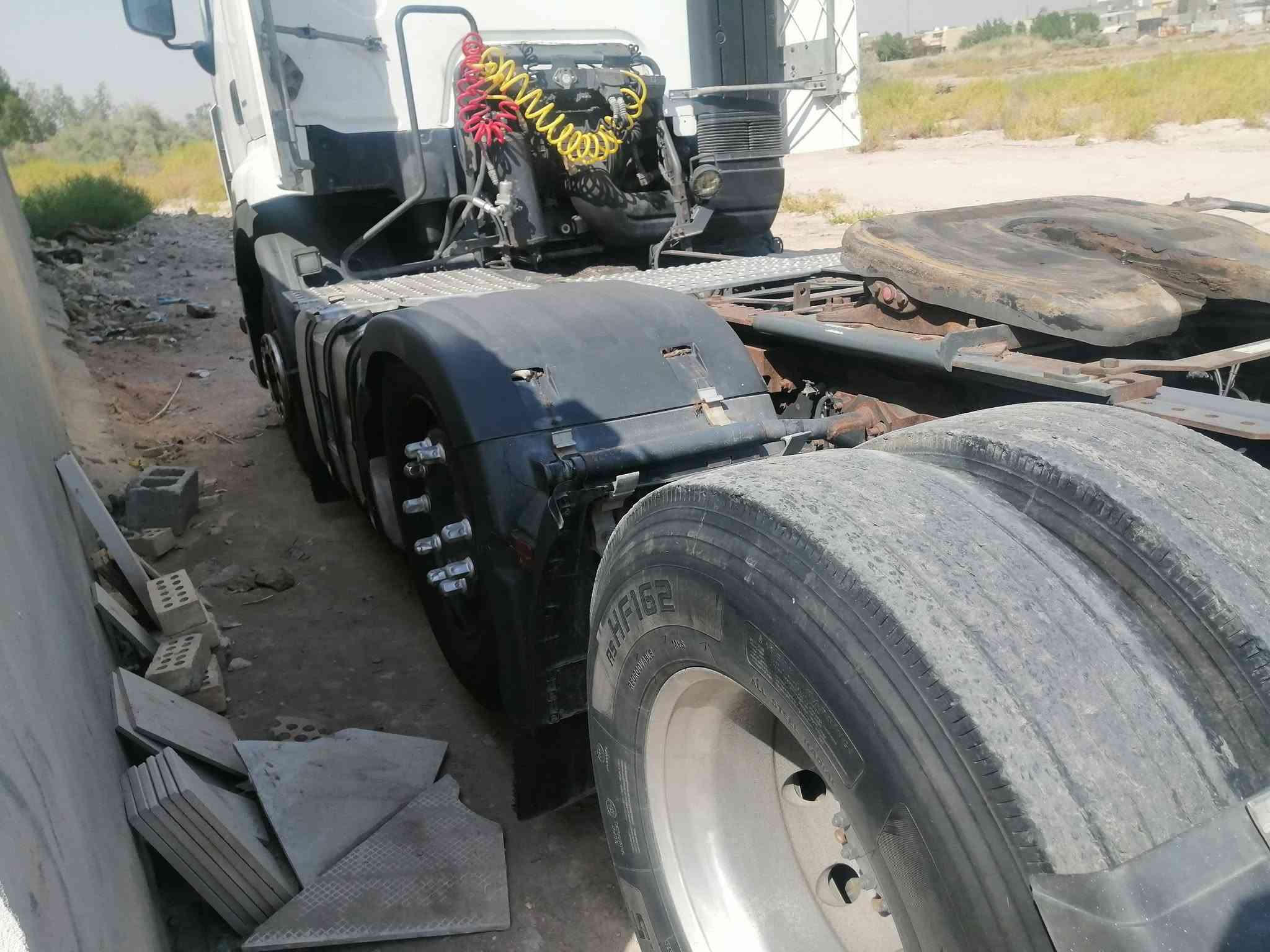 السلام عليكم رينو مشترك 440 موديل ٢٠٠٦ مجموعة فالفو كير اوتوماتيك ١٢ نمره سنكل بلادي مربوطه فلات جوانب متحركه ثلاث محاور السعر ١٥٠ورقه مكاني بغداد بيع الراس فقط عربانه ماموجوده شراي اتصل على الرقم *********** او*********** غير متواجد عل نت

نص مكتوب في الصور:
- العراق
