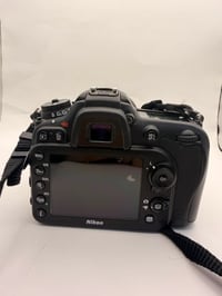 نيكون D7200 • عدسة 18-140 • شتر ١٧٠٠٠