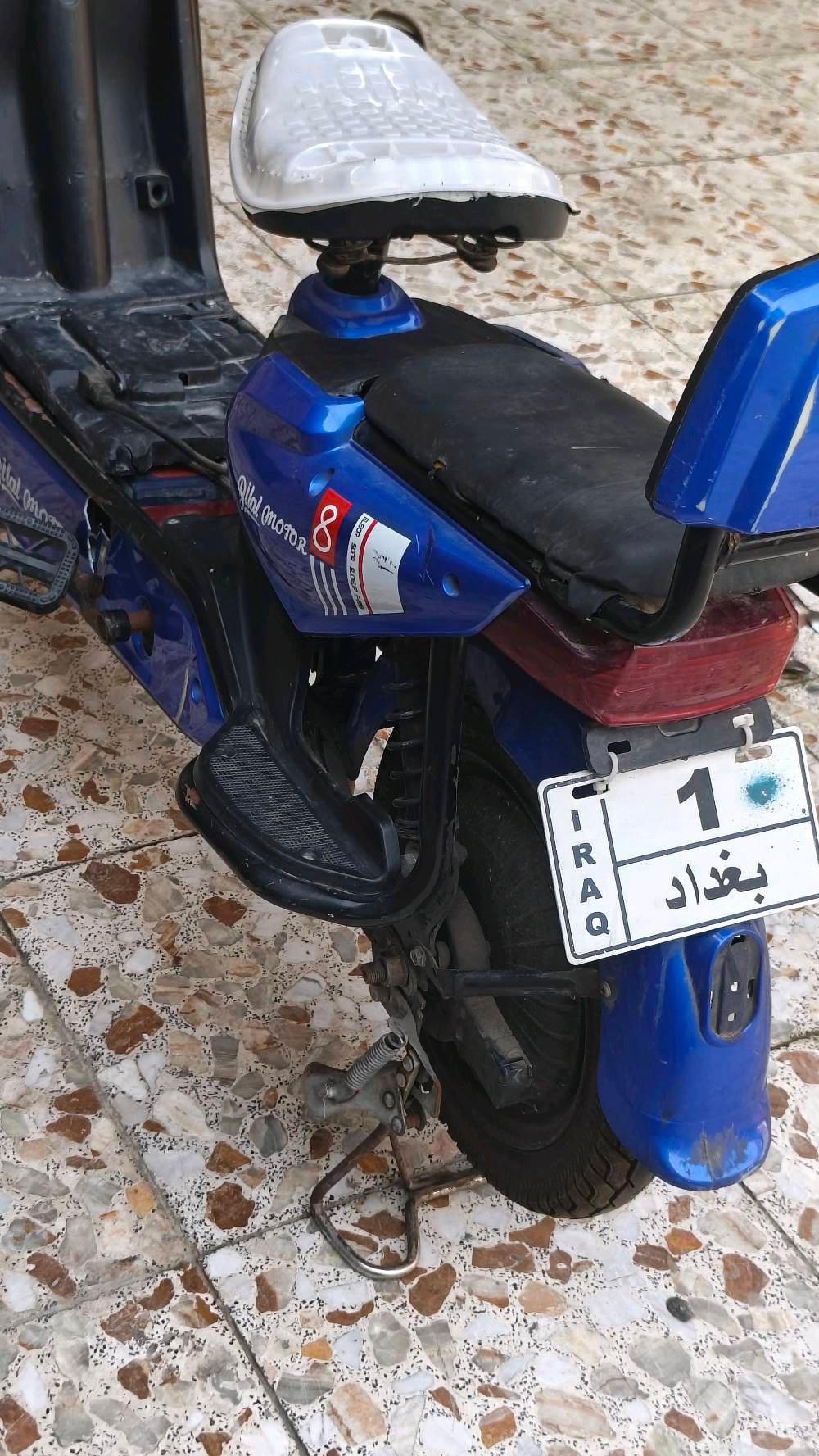 دراجة شحن نضيفة كدامك صورها يحتاجلها فقط باتريات وسعرها مناسم جيد لحب وتواصل ويااي وتساب