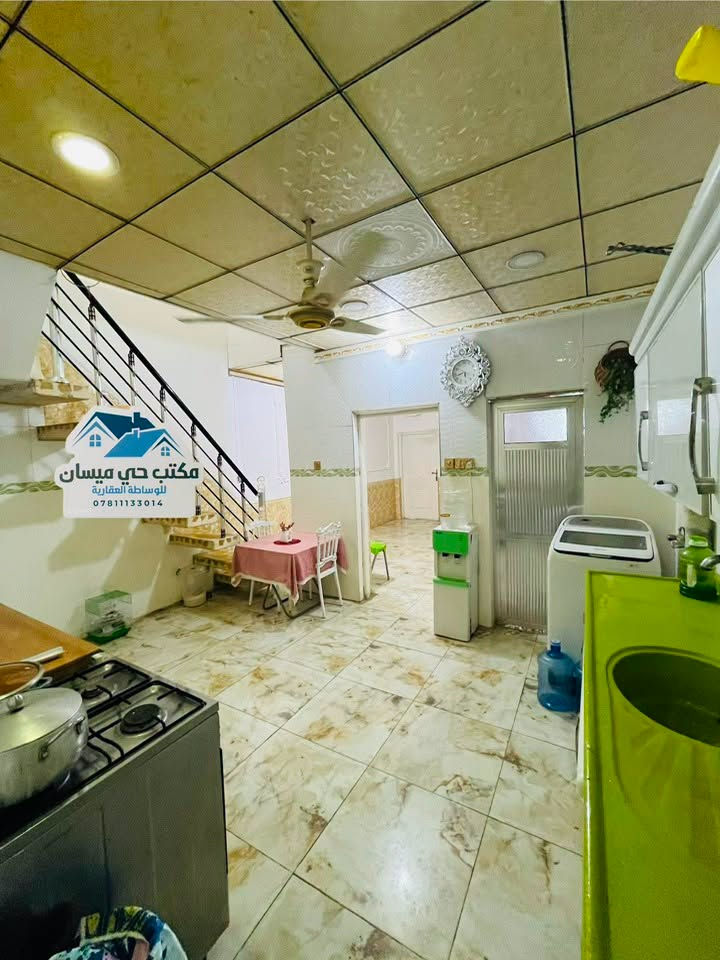 للبيع بيت 100 متر طابو صرف طابقين صب كونكريت شارع 10 مفتوح على التجاري الشريط موقع مميز ثاني بيت عن الشارع العام قطاع 76 بداية الشريط حي ميسان
يحتوي الطابق الاول على غرفة و صالة و مطبخ و استقبال و صحيات و الطابق الثاني غرفتين و صالة وصحيات السعر 112 وبي مجال للاستفسار اتصل ***********
