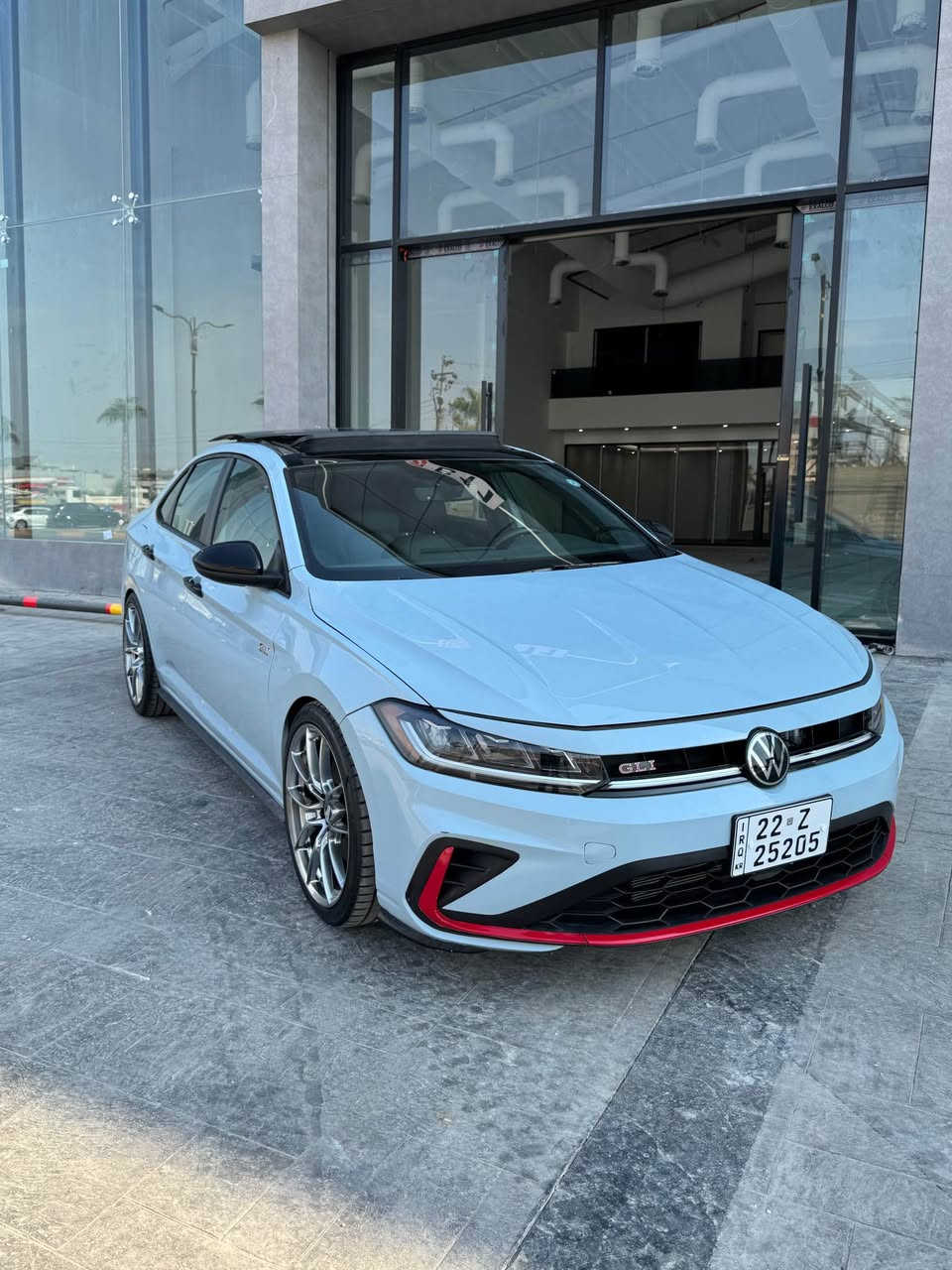 Volkswagen Jetta GLI AWTOBAHN black pakeg 
سەیارەکە هەمو شتی بەشەرتە تەنیا ٣هەزار ڕۆییوە ٥پارچە شانی سبوخە بێ ناوگرتن پشتو پێشی کەپسە لایت دەحامی چەمبەر بەگ لایت هەمو شتی بیلادیە ژورەوەی نیە ئێرباک سیستەمە سەیارەکە نمونەیە لە جوانی فول فول مواسەفاتە داون پایپ ویل لەف بۆ زیاد کراوە سەیارەکە هەمو شتی بە شەرتی سۆنەرە 
ژمارە مۆبایل:*********** أربيل, العراق
