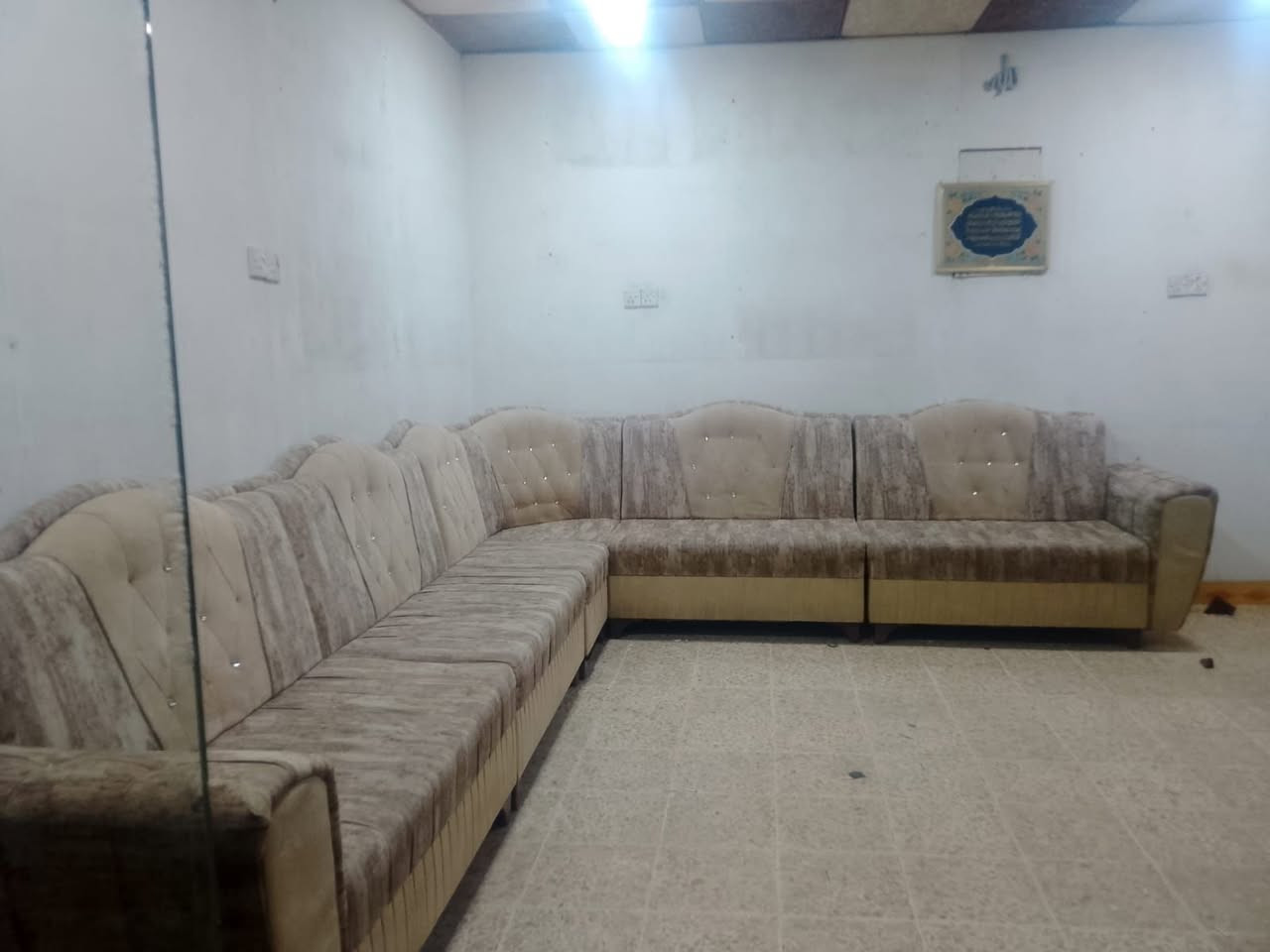ديوان السعر 155 الف 7 متر ونص تركي 

مكان موصل الايمن يتوفر توصيل الطلب عل رقم *********** بي وتساب
