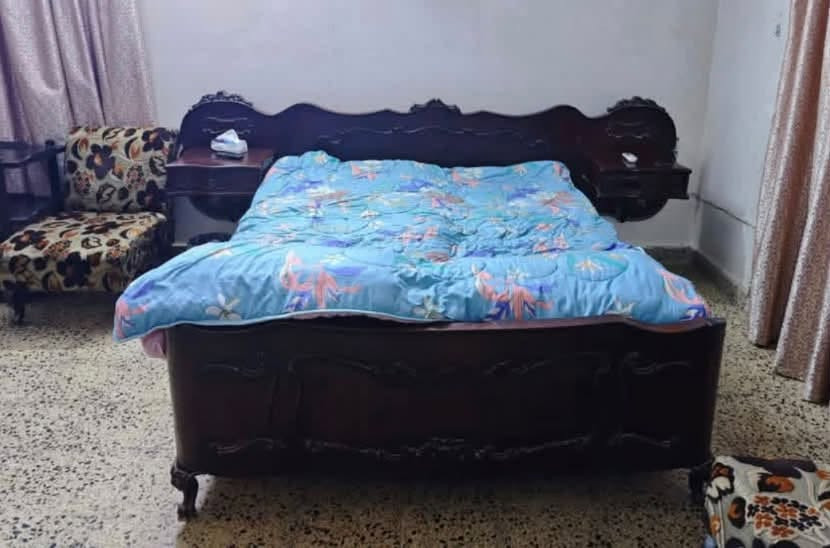 تكمه ثقيله جدااا ونظيفه للبيع ***********
