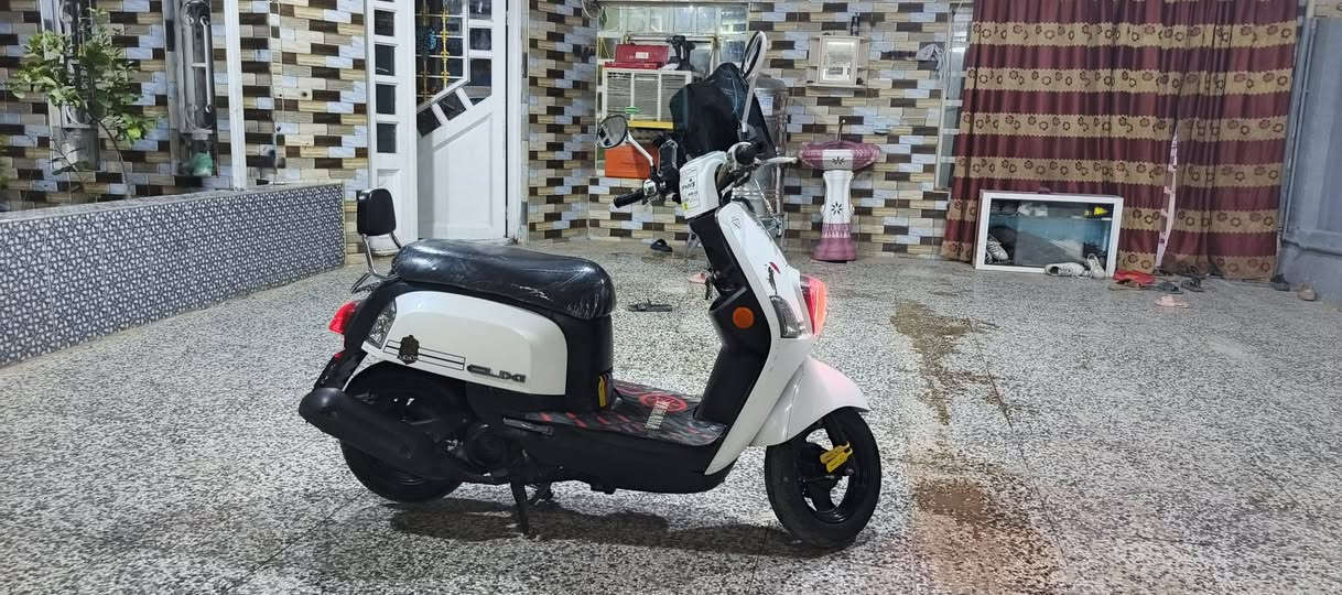 بوليس • جديدة