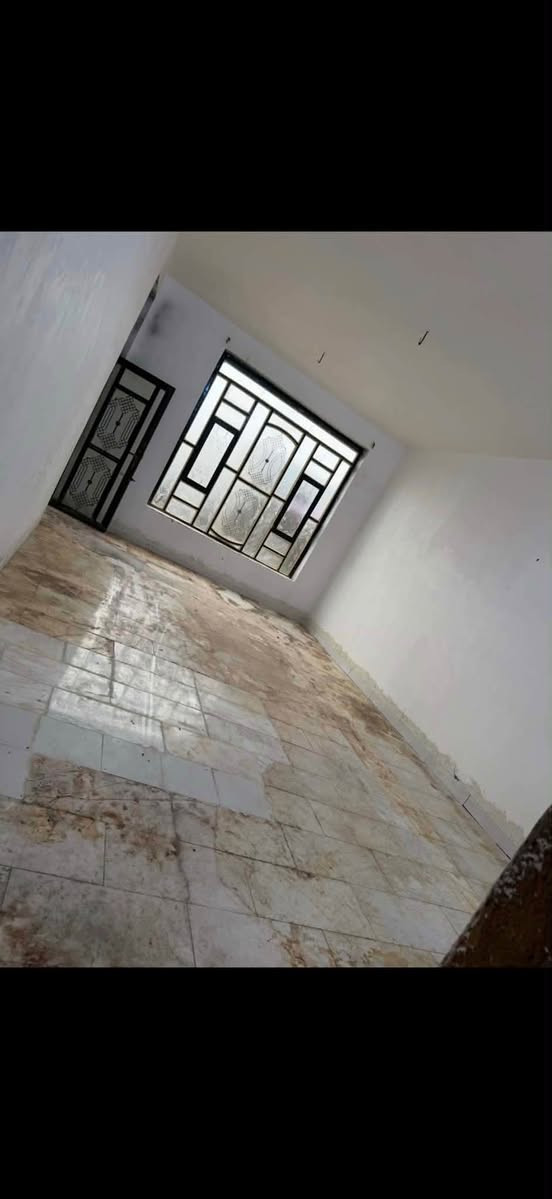من رخصه الادمن
عندي بيت للبيع 

بيت طابقين  6 غرف نوم
هول داخلي 
وغرفه خطار 
غرفة خطار ٧في ٤ونص
حمام داخلي عدد ٢ 
واحد خارجي مطبخ 
مساحة البيت ٢٠٠ متر
 واجه ١٠ ونزال ٢٠
عنوان البيت (بابل) 
الجزائر مقابيل ابوعليان المنطقة الجديده
 سعر 175 وبي مجال
للتواصل
‭***********‬

