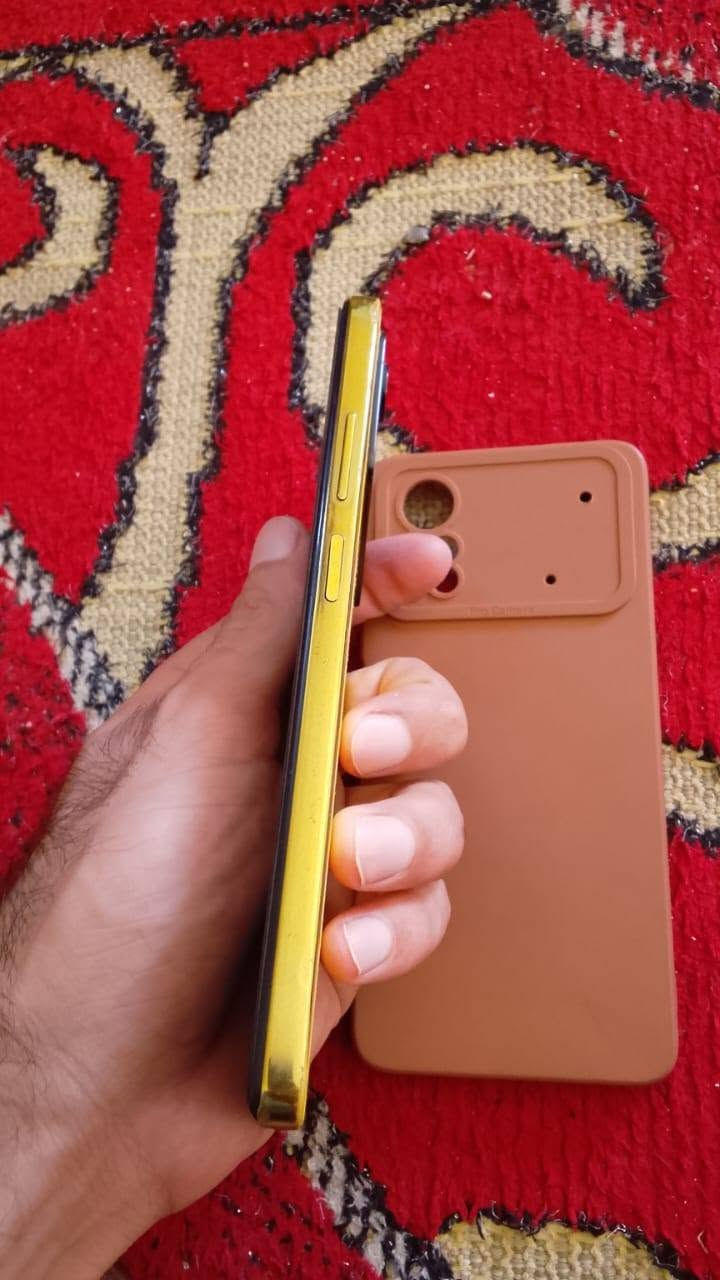 السلام عليكم جاهز للبيع
بوكو اكس فور بروو كفاله ما داخل صيانه نهائيا فقط طخه بضهر مثل ما موضح بل صوره مواصفاته معروفه 60 فريم ببجي 
سعر 200 وبي مجال لعنوان ديوانيه طريق سنيه حي العامل لتواصل متواجد فيس واتساب ***********
