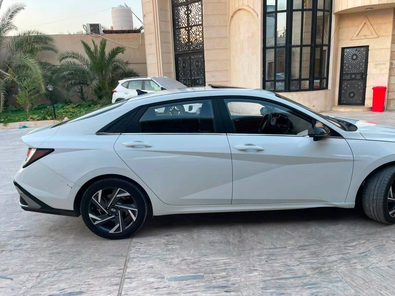 السلام عليكم النترا تجميع صيني كفاله
مديل 2024.   داخل جلد سياره جاهزه

ما ناقصها اي شي بيها طخات بارد فقط 

و الباقي كفاله لا صبغ و لا تبديل مكينه 

كير تبريد تخم تاير حداده كله جاهز 

رقم اربيل تريد وكله او تحويل مكان السيره بصره 

السعر 130مجال للشراي 

رقم ***********
