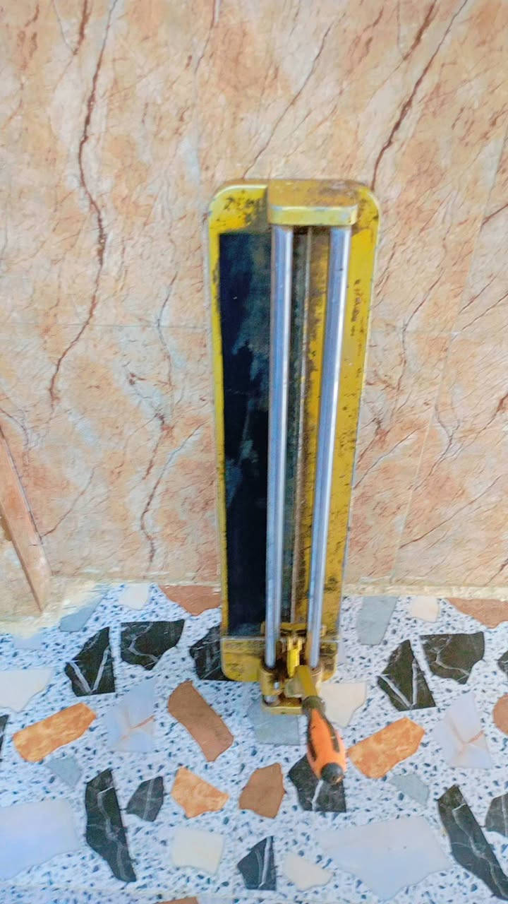 مقص سيراميك • ٦٠