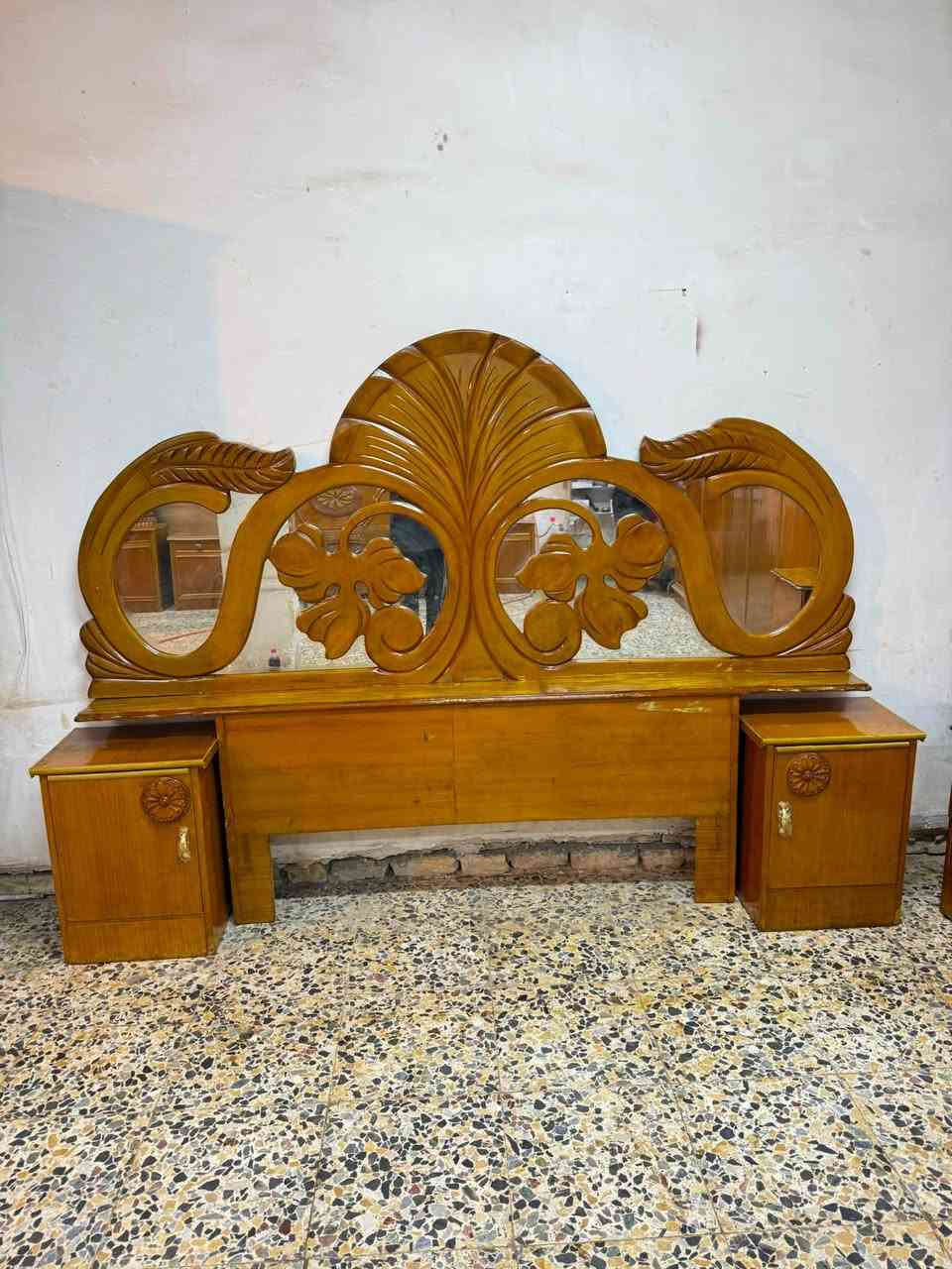 السلام عليكم 
غرفه صاج عࢪاقي مستخدام 
غرفه6/ابواب 📌
السعر 430
نضافه 80/💯 
معا نقل فقط داخل بغداد 
واتساب ***********
